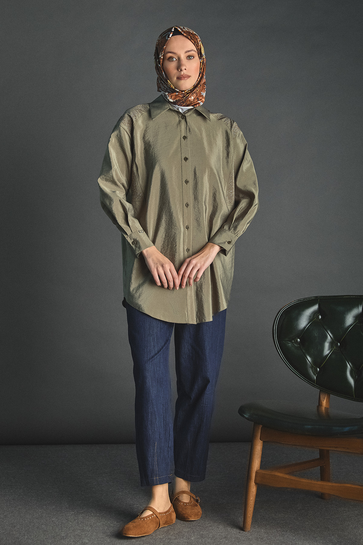 Jakarlı Taş Detaylı Tunik