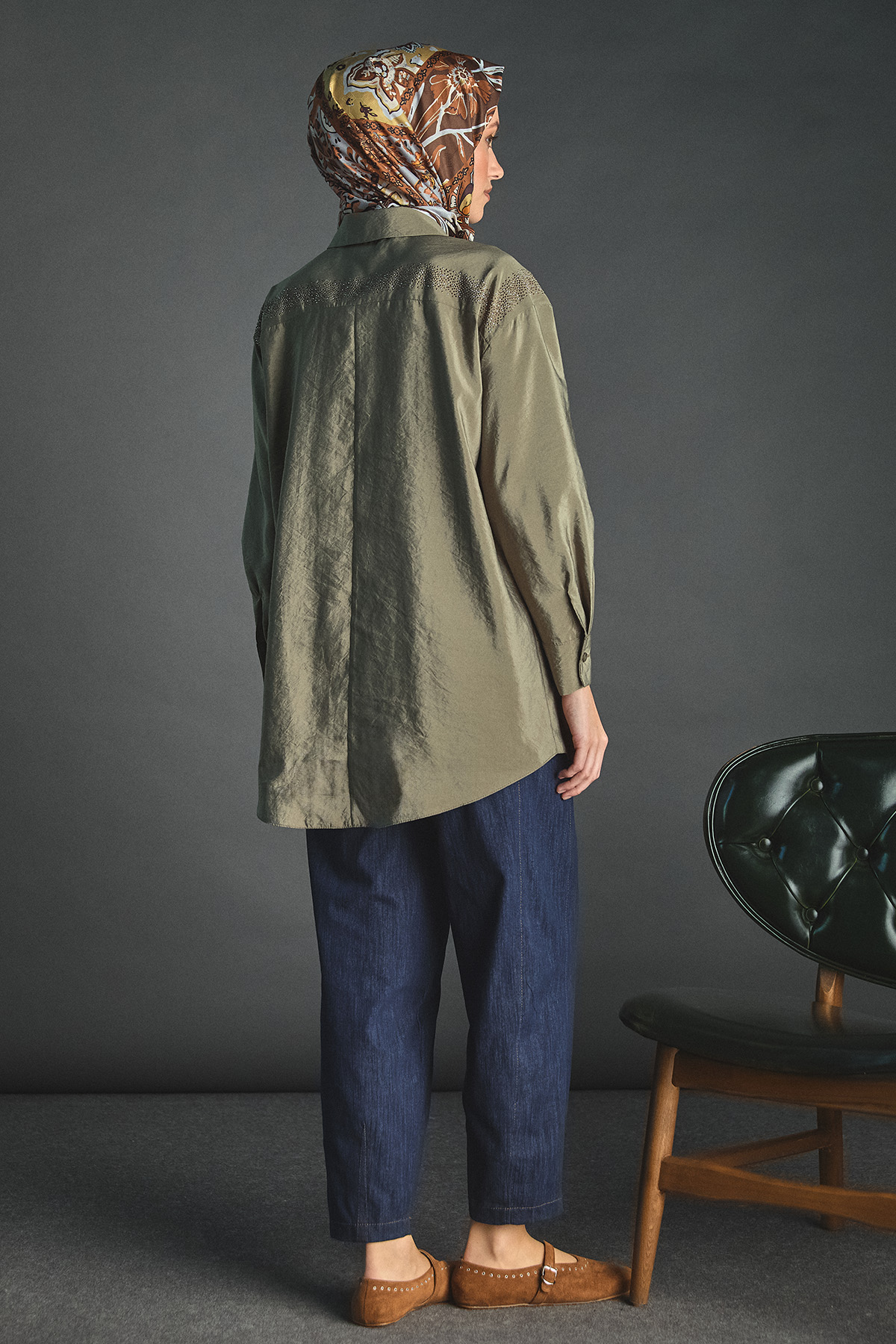 Jakarlı Taş Detaylı Tunik