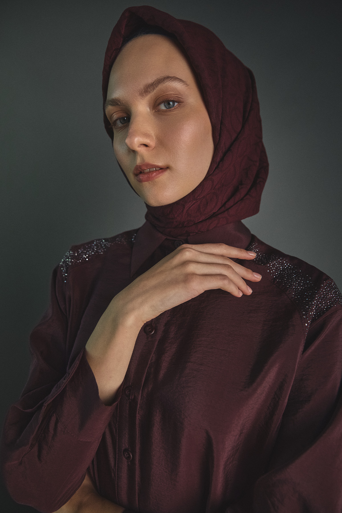 Jakarlı Taş Detaylı Tunik