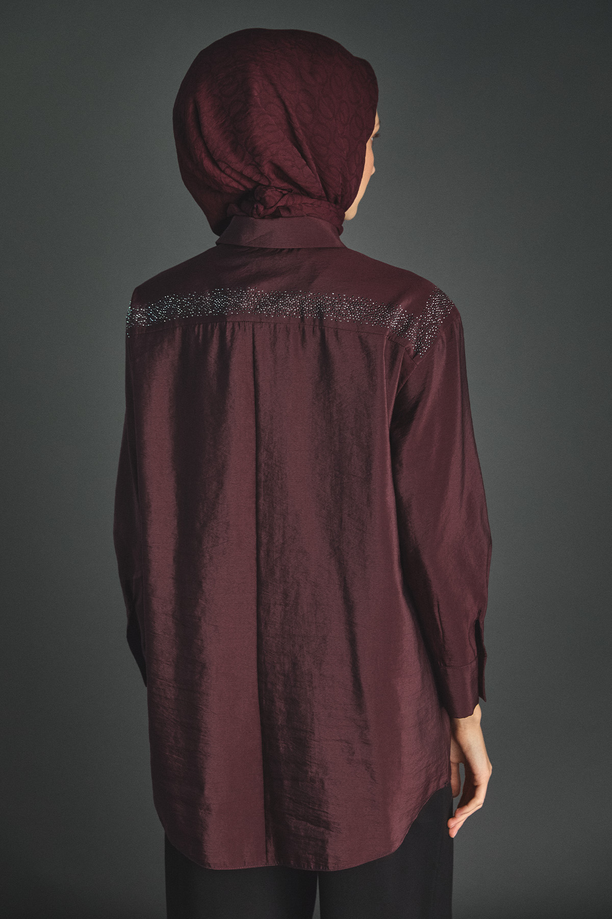 Jakarlı Taş Detaylı Tunik