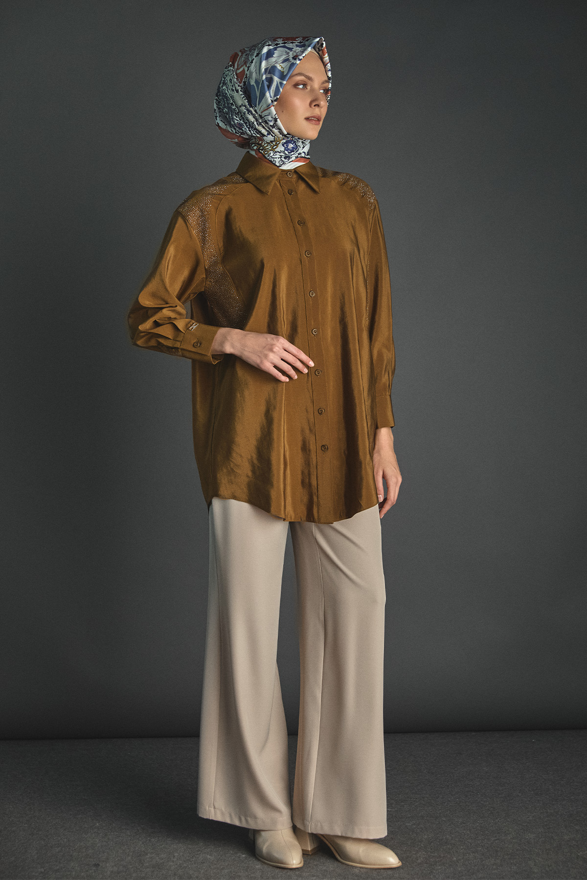 Jakarlı Taş Detaylı Tunik