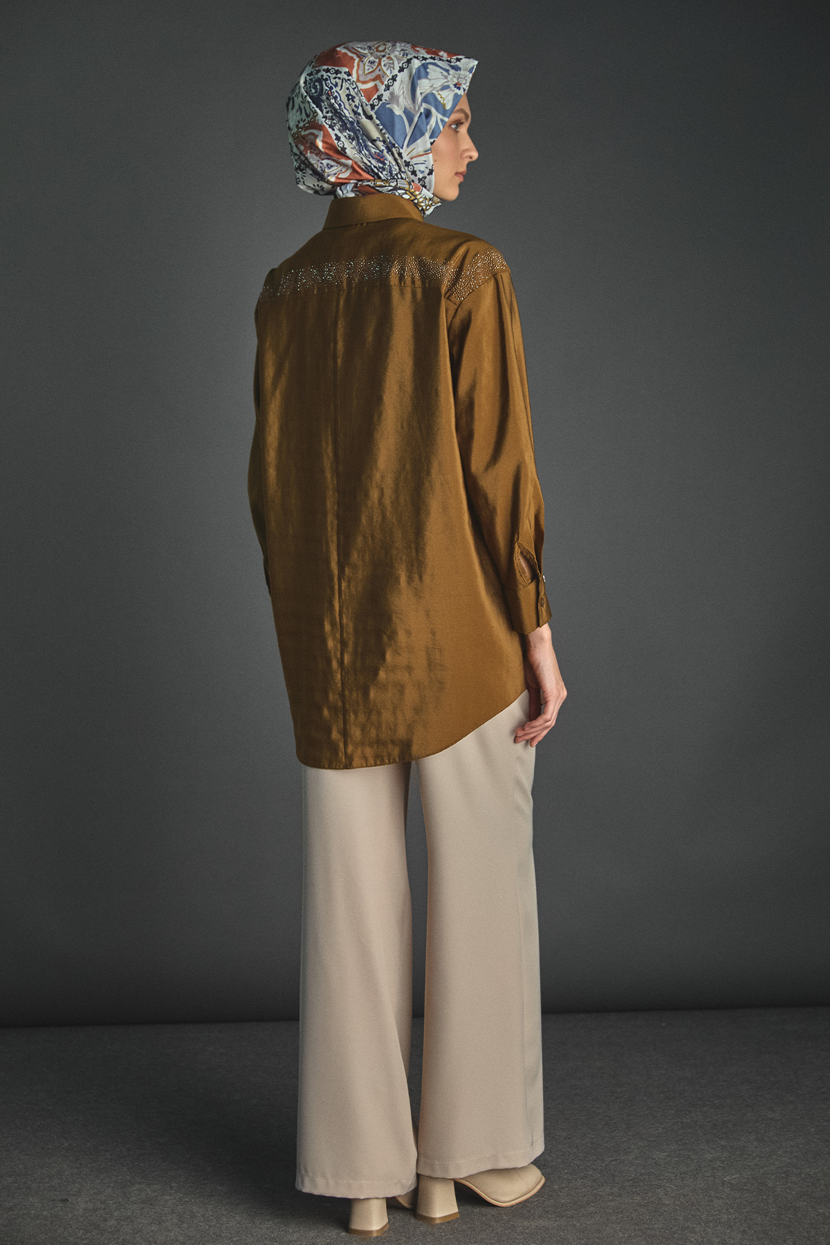 Jakarlı Taş Detaylı Tunik