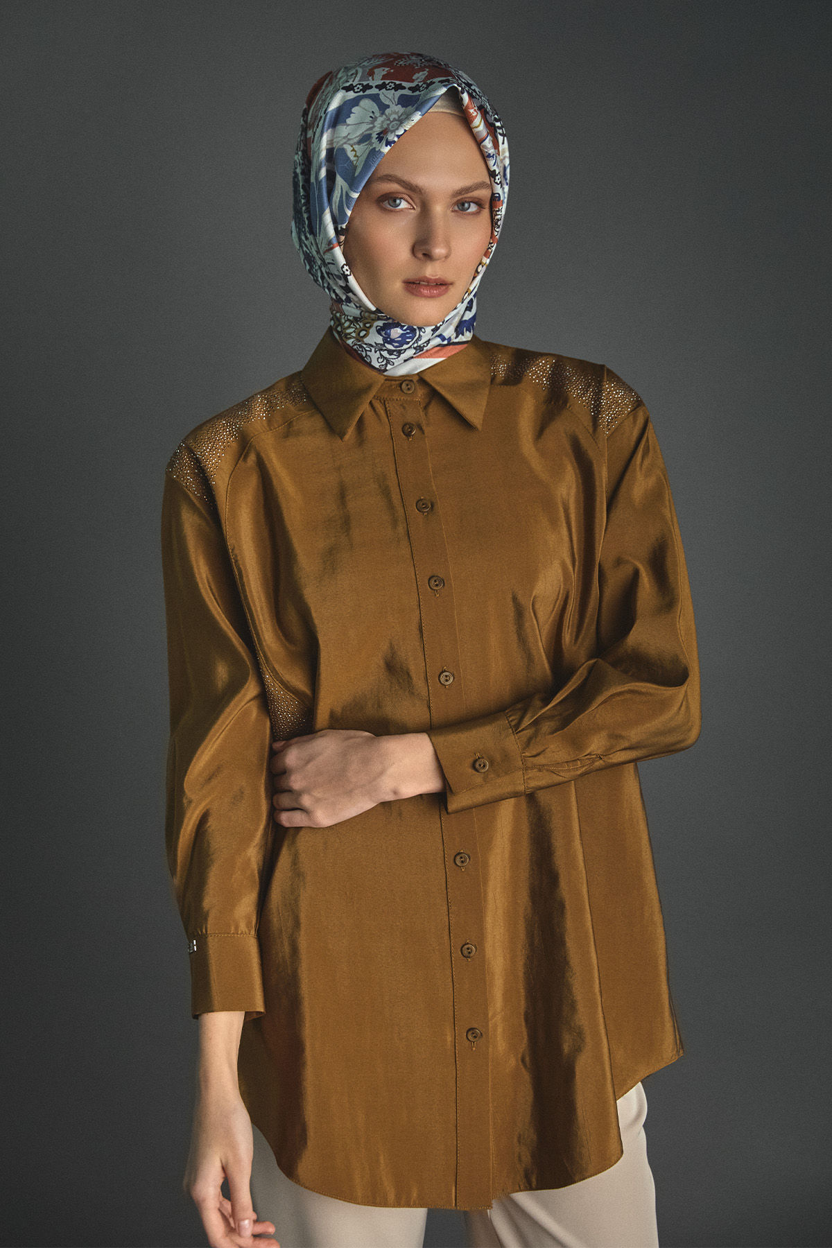 Jakarlı Taş Detaylı Tunik