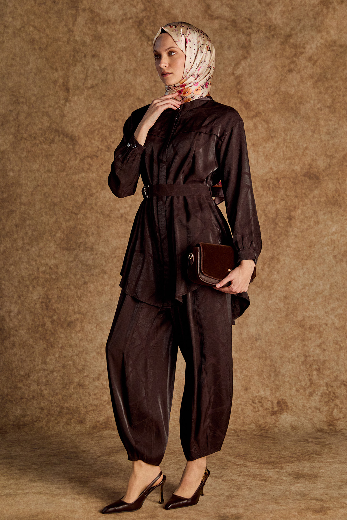 Kemerli Hakim Yakalı İkili Takım