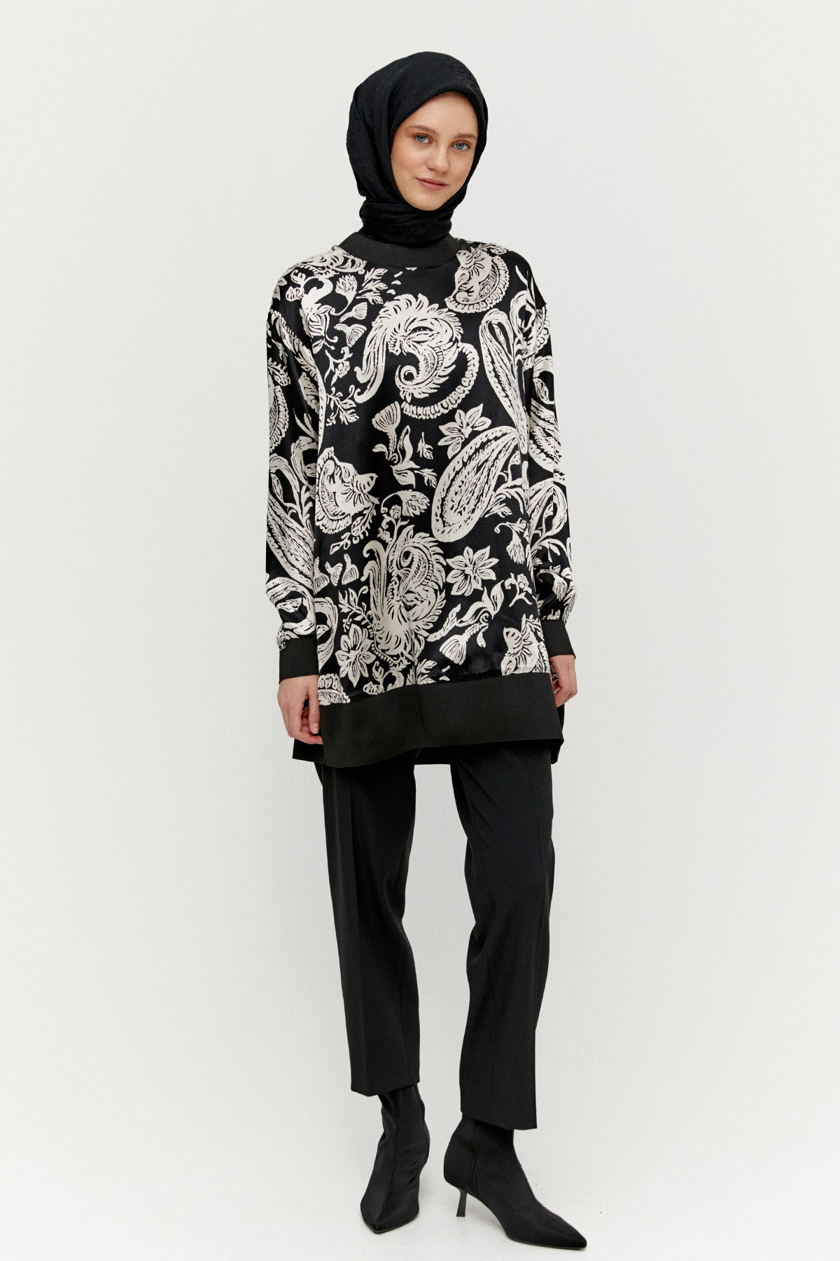 Desenli Ribanalı Floş Tunik