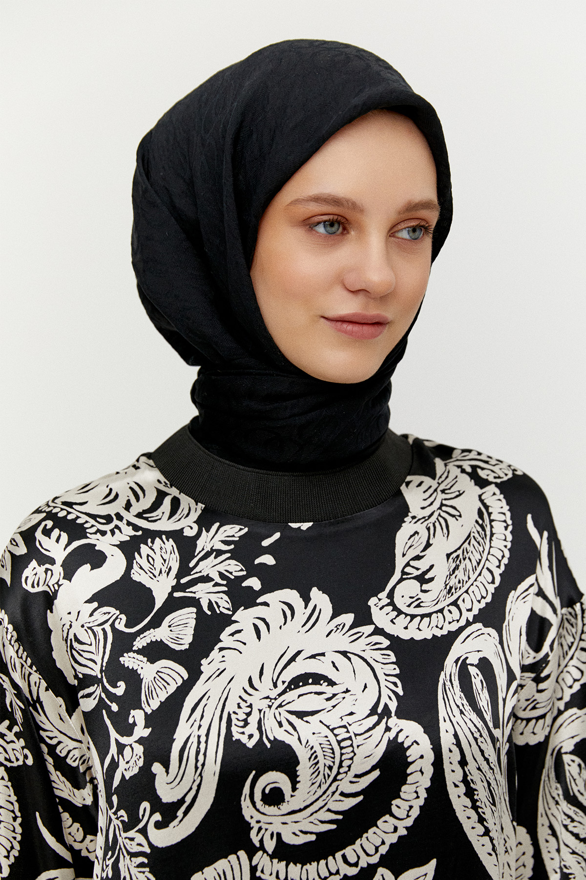 Desenli Ribanalı Floş Tunik