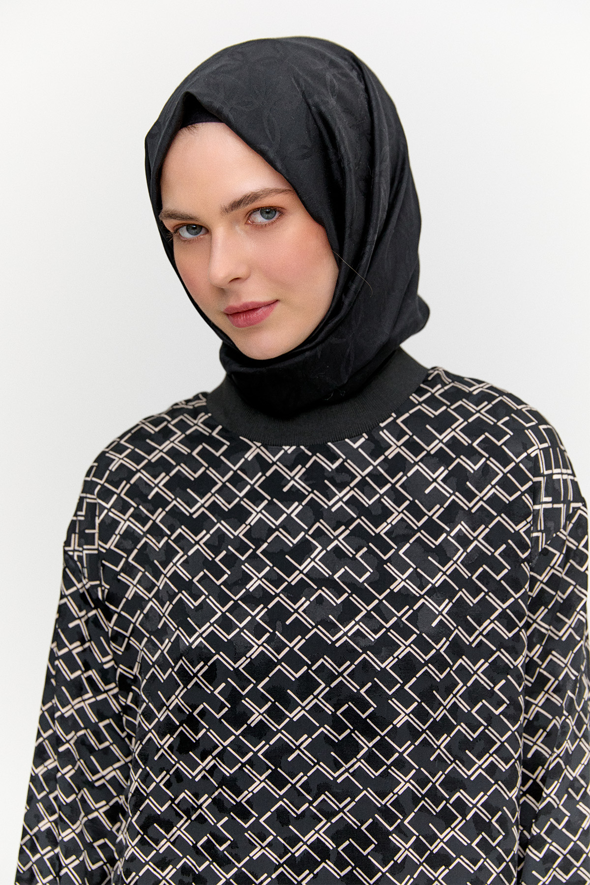 Desenli Ribanalı Floş Tunik, Tesettür Giyim