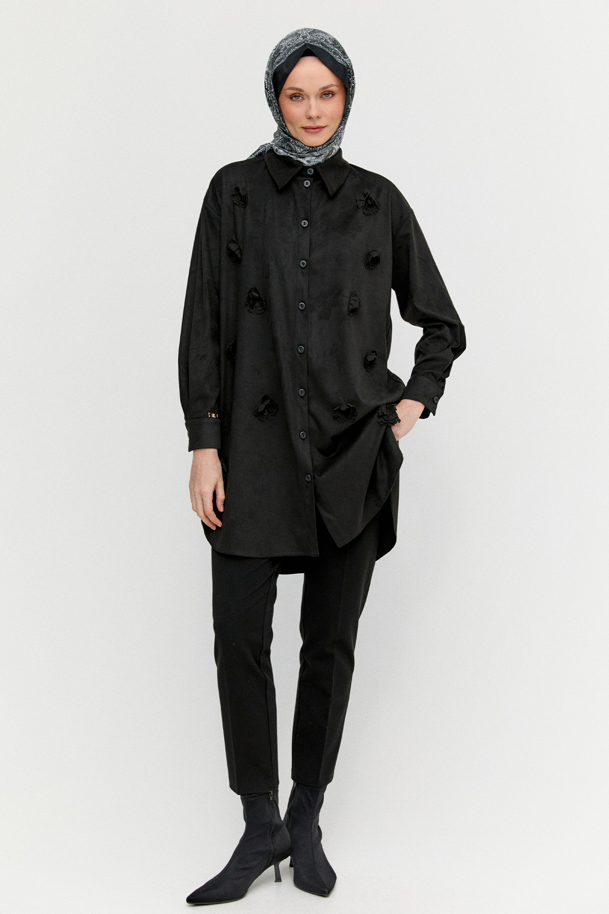 Çiçek Aplikeli Süet Dokulu Tunik, Tesettür Giyim