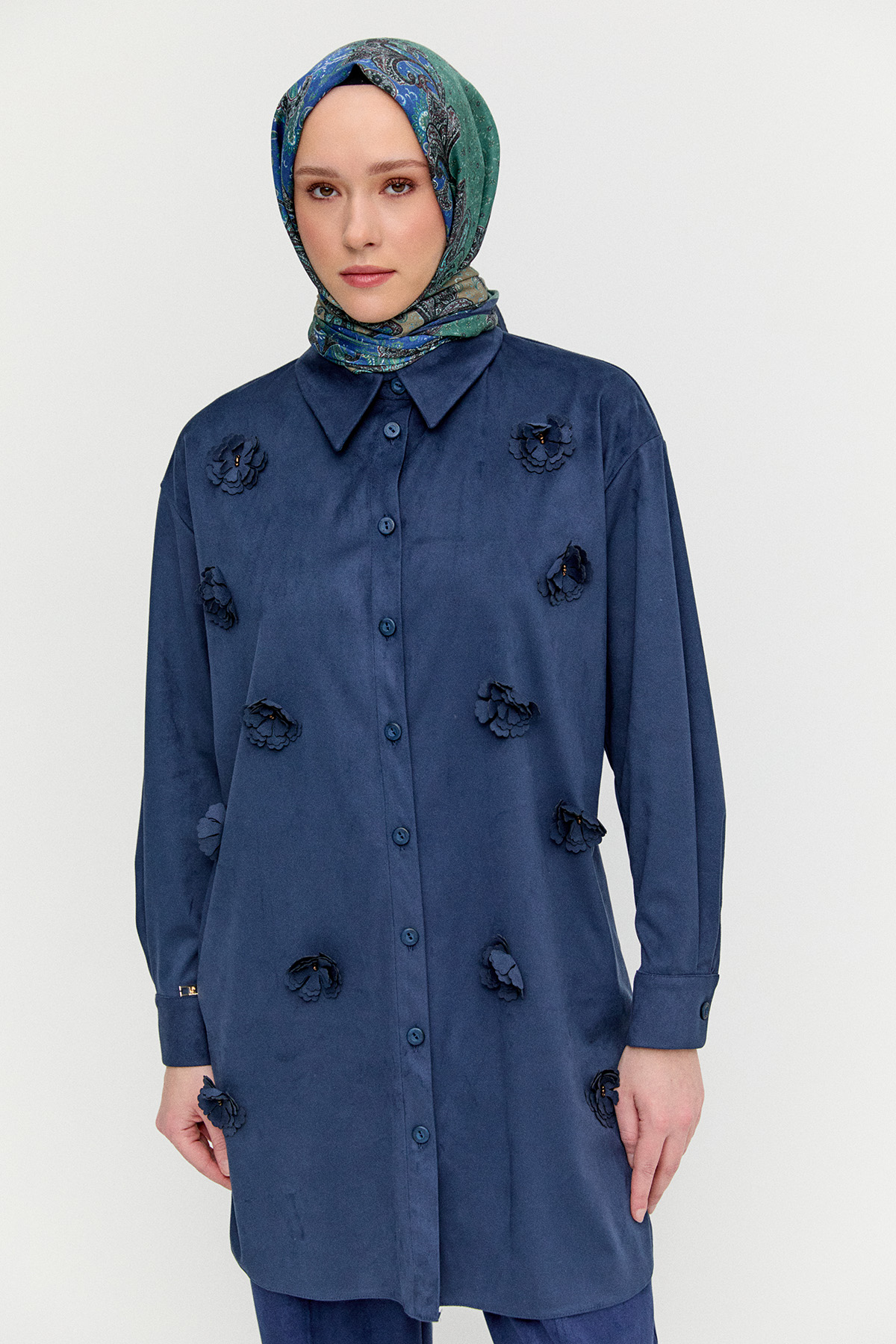 Çiçek Aplikeli Süet Dokulu Tunik, Tesettür Giyim