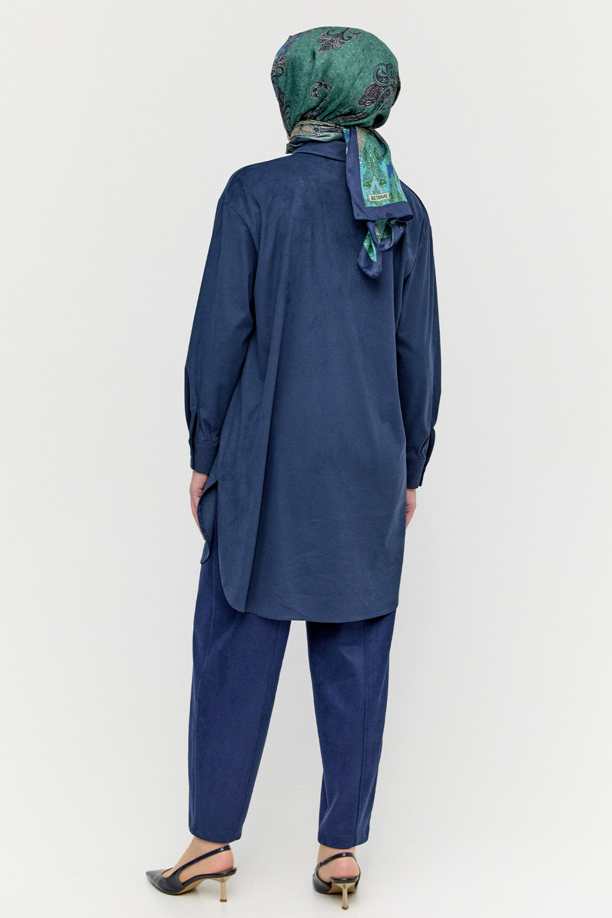 Çiçek Aplikeli Süet Dokulu Tunik, Tesettür Giyim