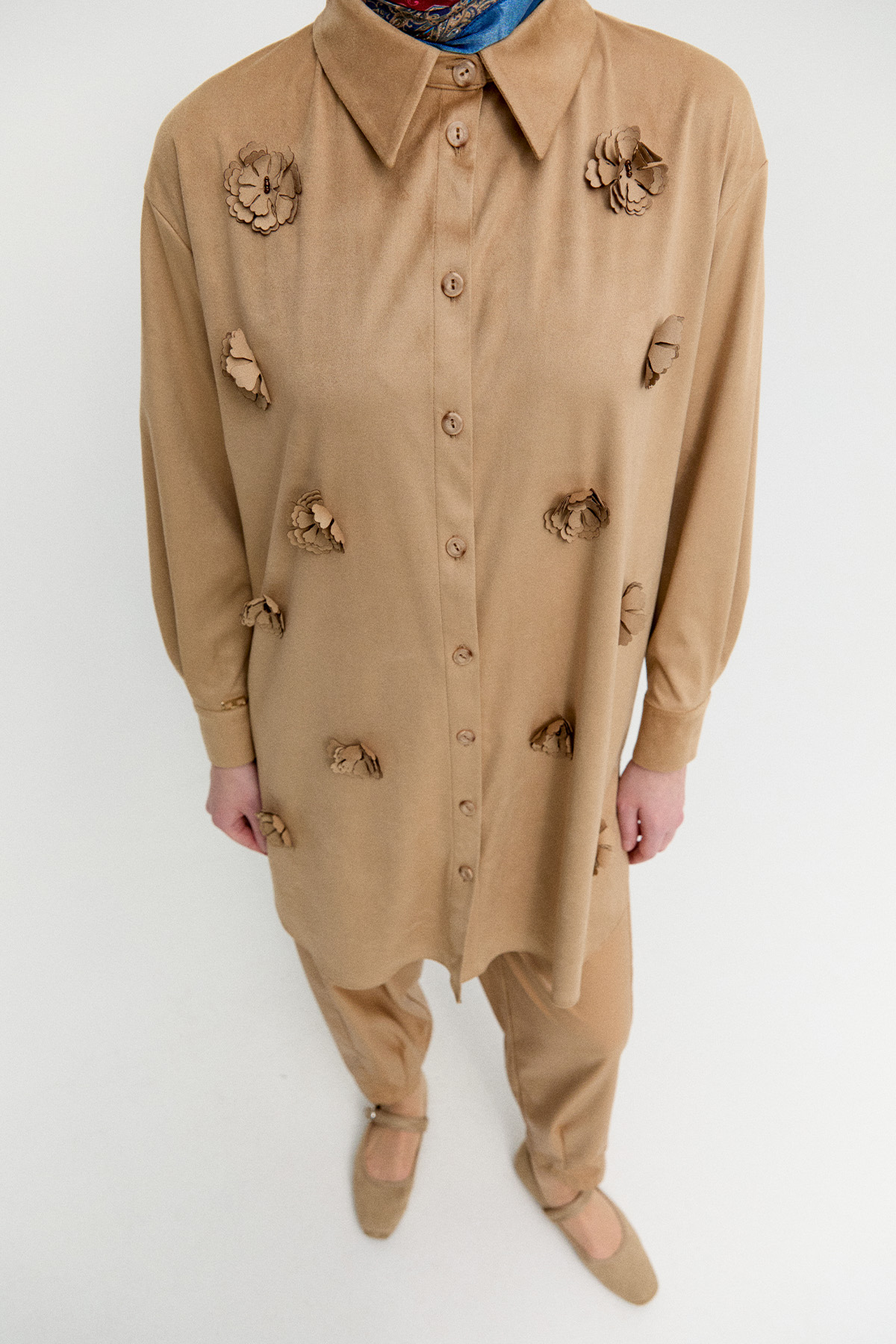 Çiçek Aplikeli Süet Dokulu Tunik, Tesettür Giyim