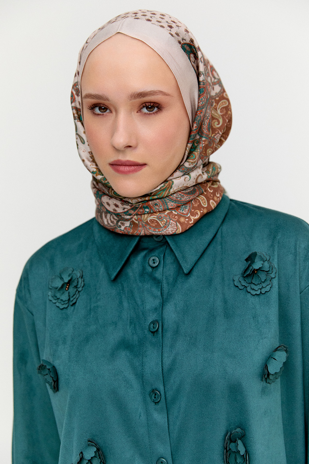 Çiçek Aplikeli Süet Dokulu Tunik, Tesettür Giyim