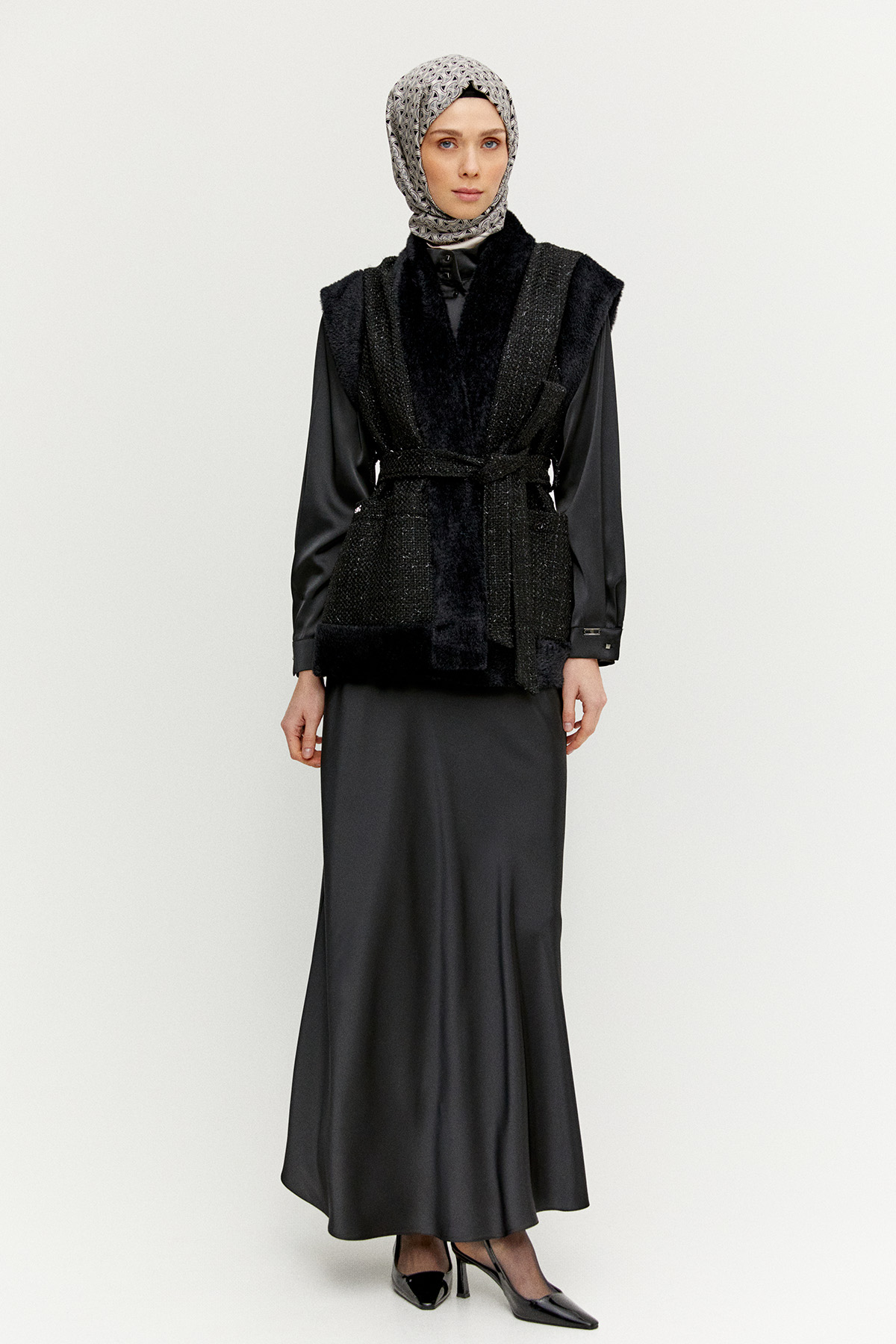 Şal Yakalı Tüvit Yelek, Tesettür Giyim