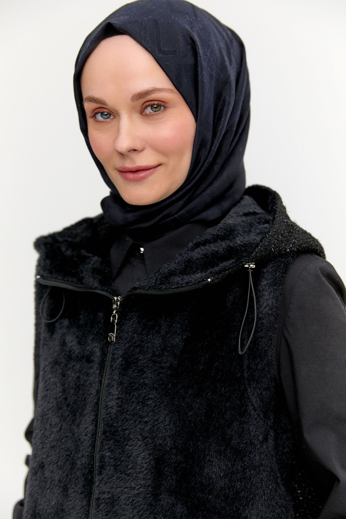 Tüvit Detaylı Peluş Yelek, Tesettür Giyim