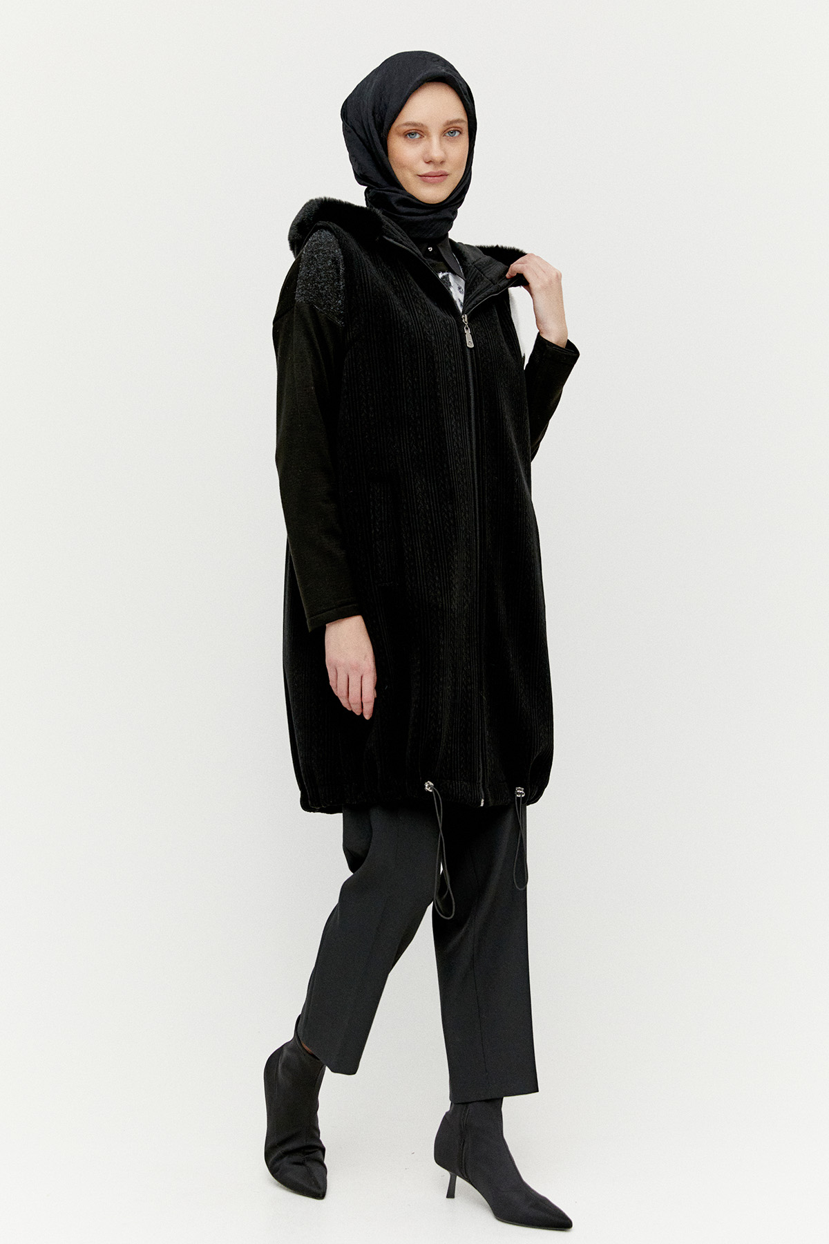 Şardonlu Kürk Kapüşonlu Dokulu Yelek