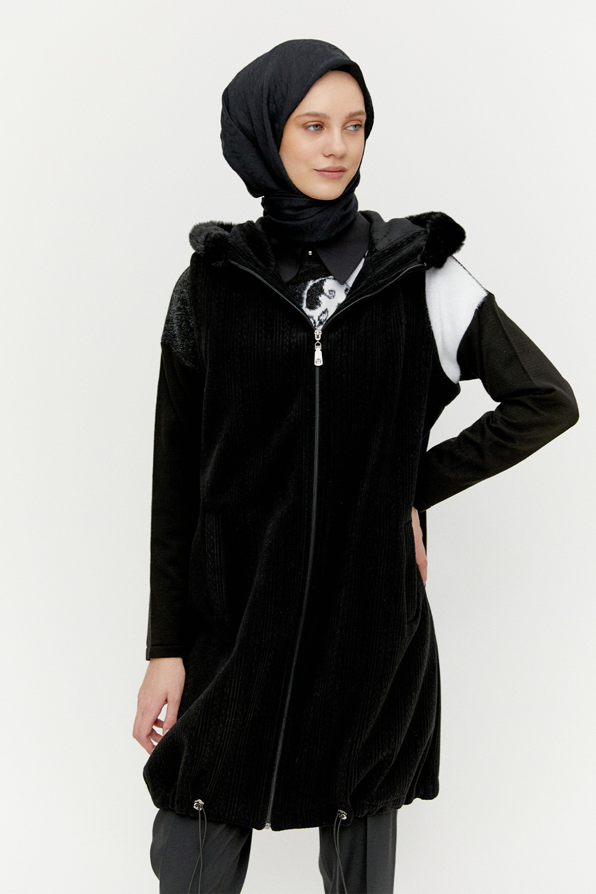 Şardonlu Kürk Kapüşonlu Dokulu Yelek