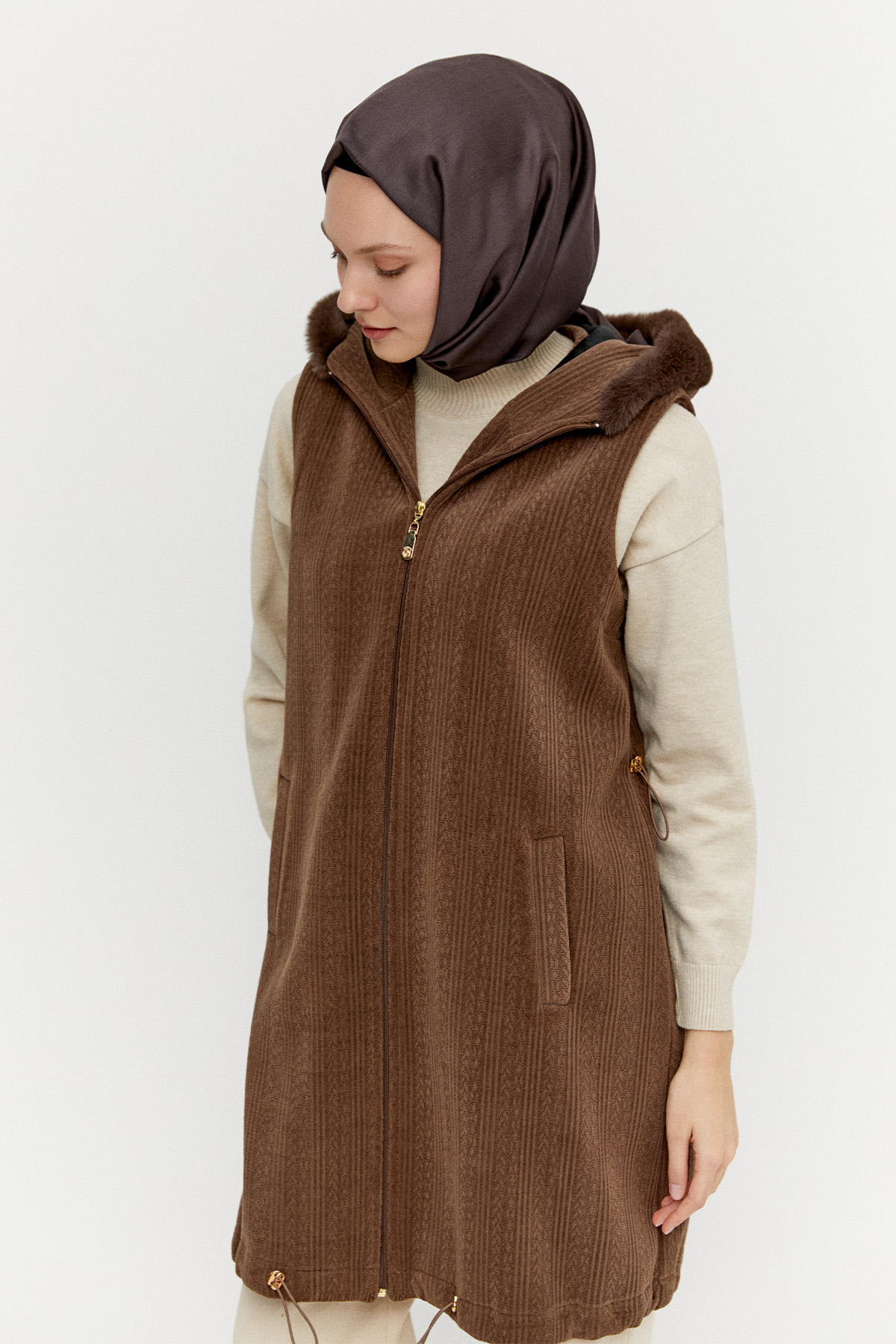 Şardonlu Kürk Kapüşonlu Dokulu Yelek