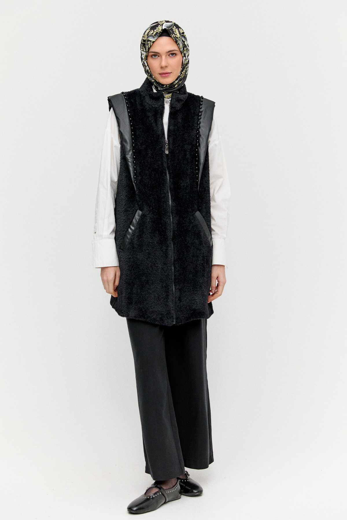 İncili Peluş Yelek, Tesettür Giyim