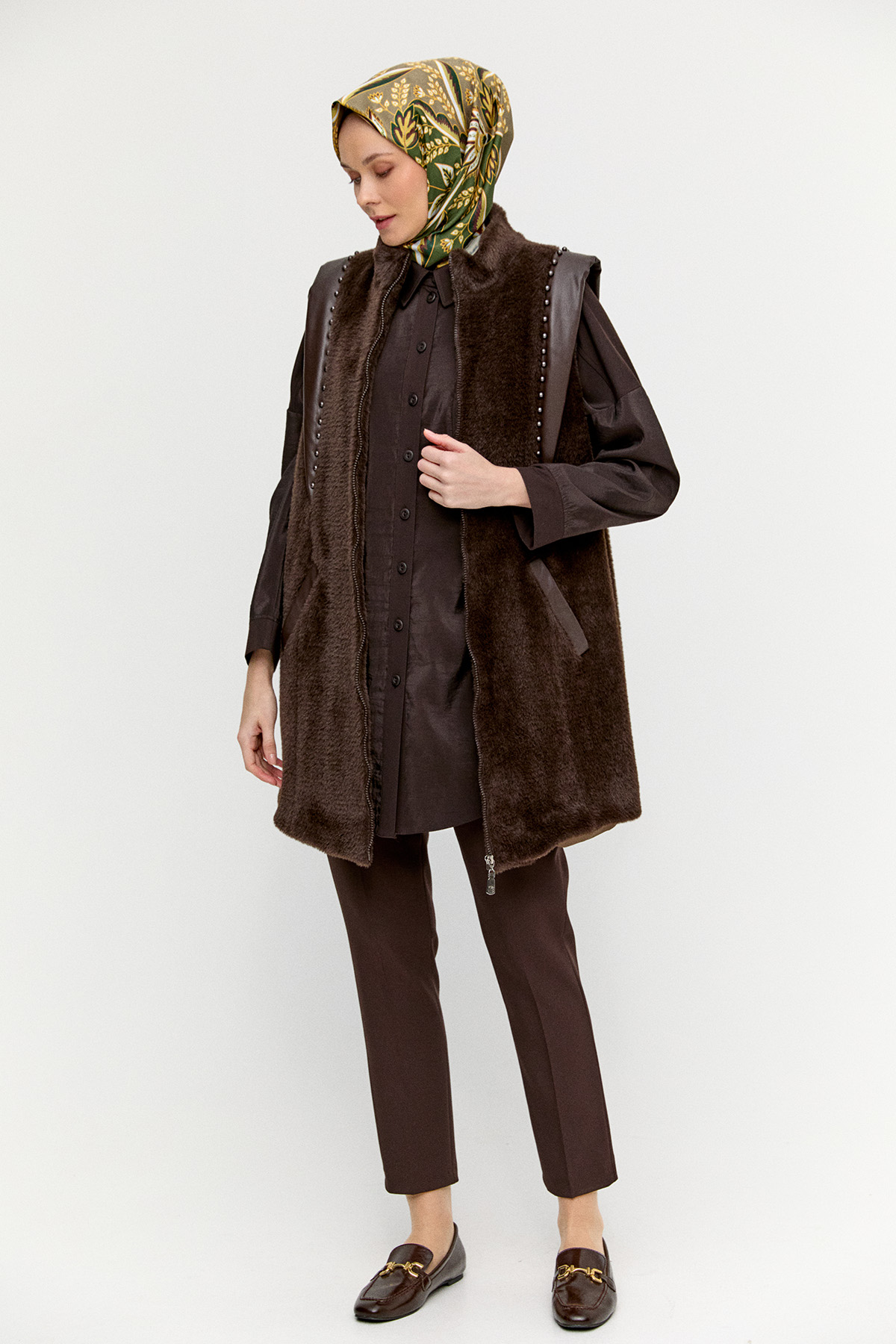 İncili Peluş Yelek, Tesettür Giyim