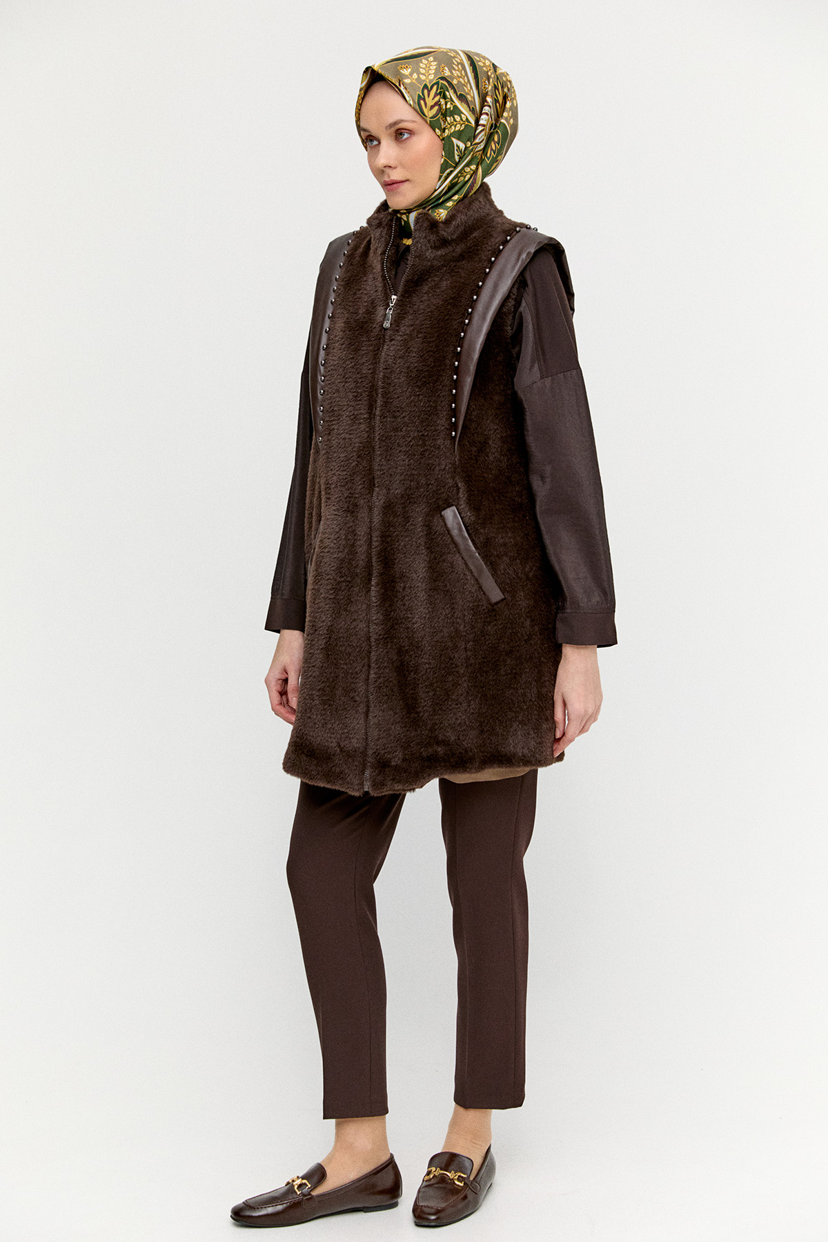 İncili Peluş Yelek, Tesettür Giyim