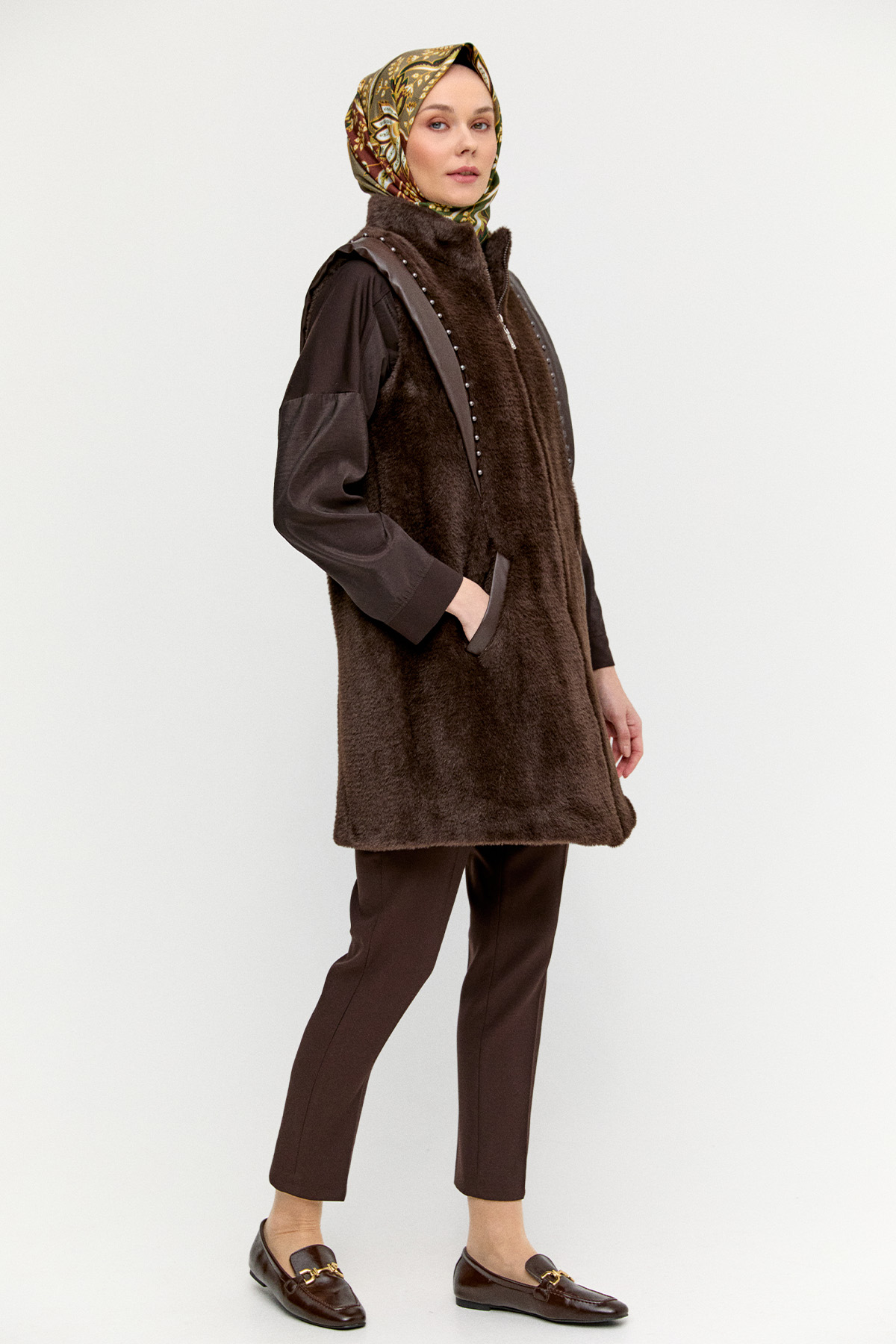 İncili Peluş Yelek, Tesettür Giyim