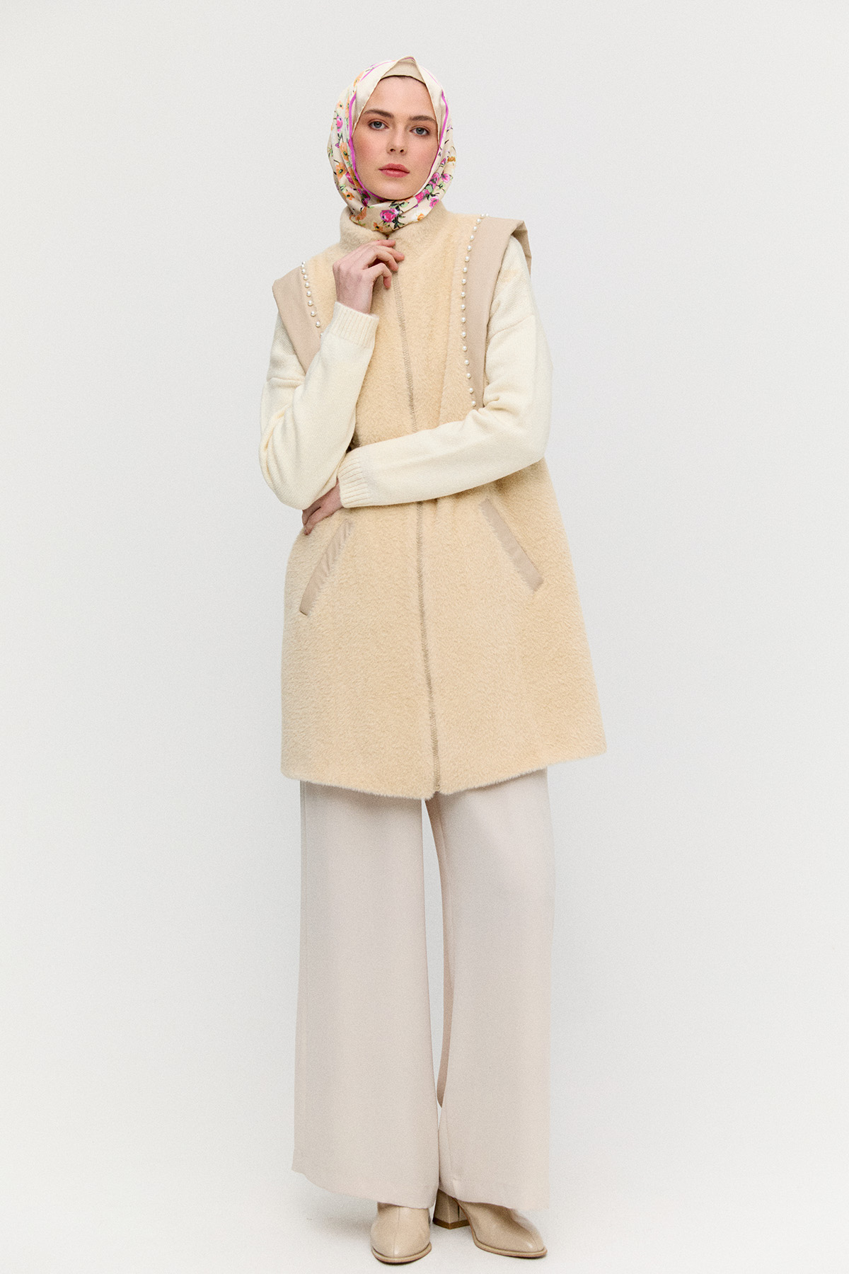 İncili Peluş Yelek, Tesettür Giyim