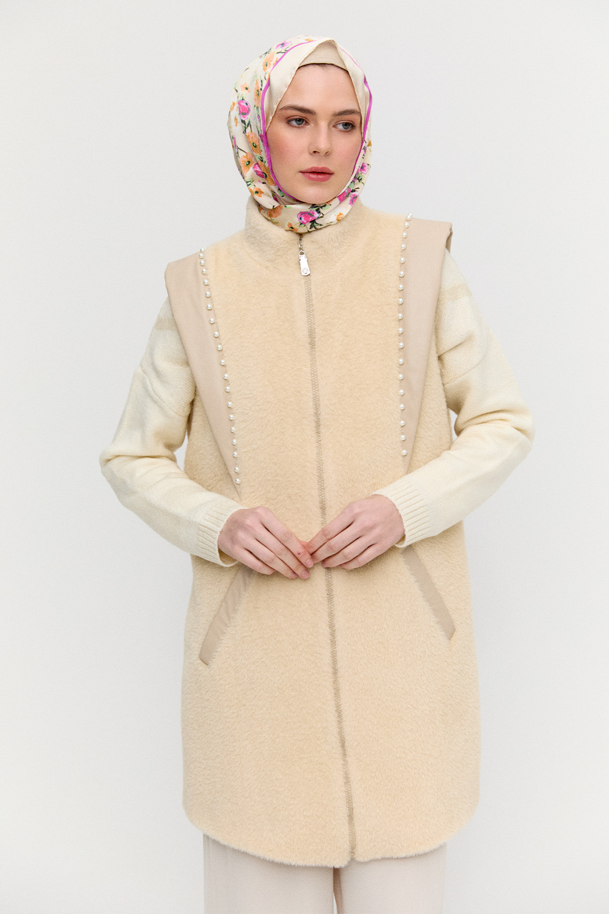 İncili Peluş Yelek, Tesettür Giyim