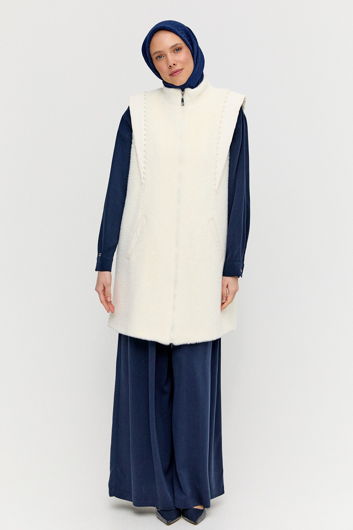 İncili Peluş Yelek, Tesettür Giyim