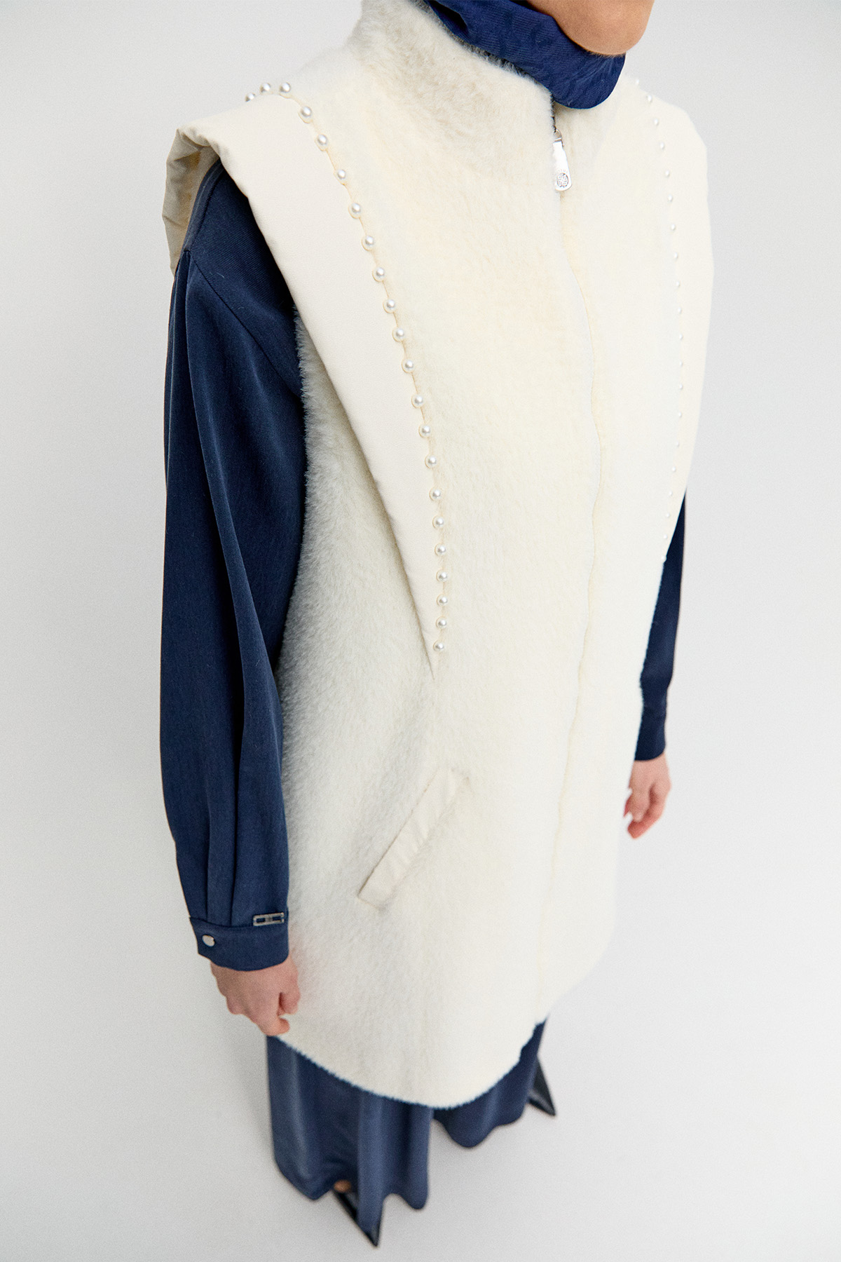 İncili Peluş Yelek, Tesettür Giyim