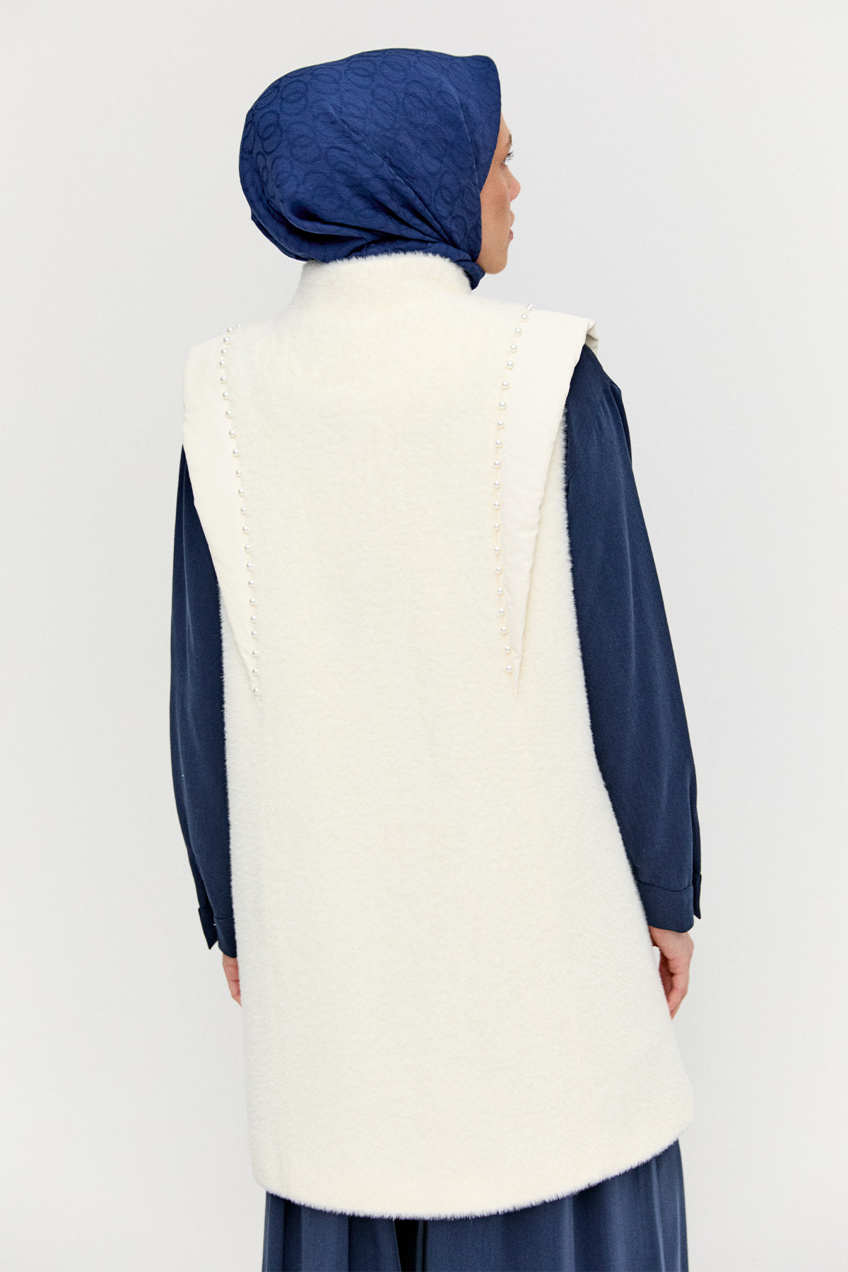 İncili Peluş Yelek, Tesettür Giyim