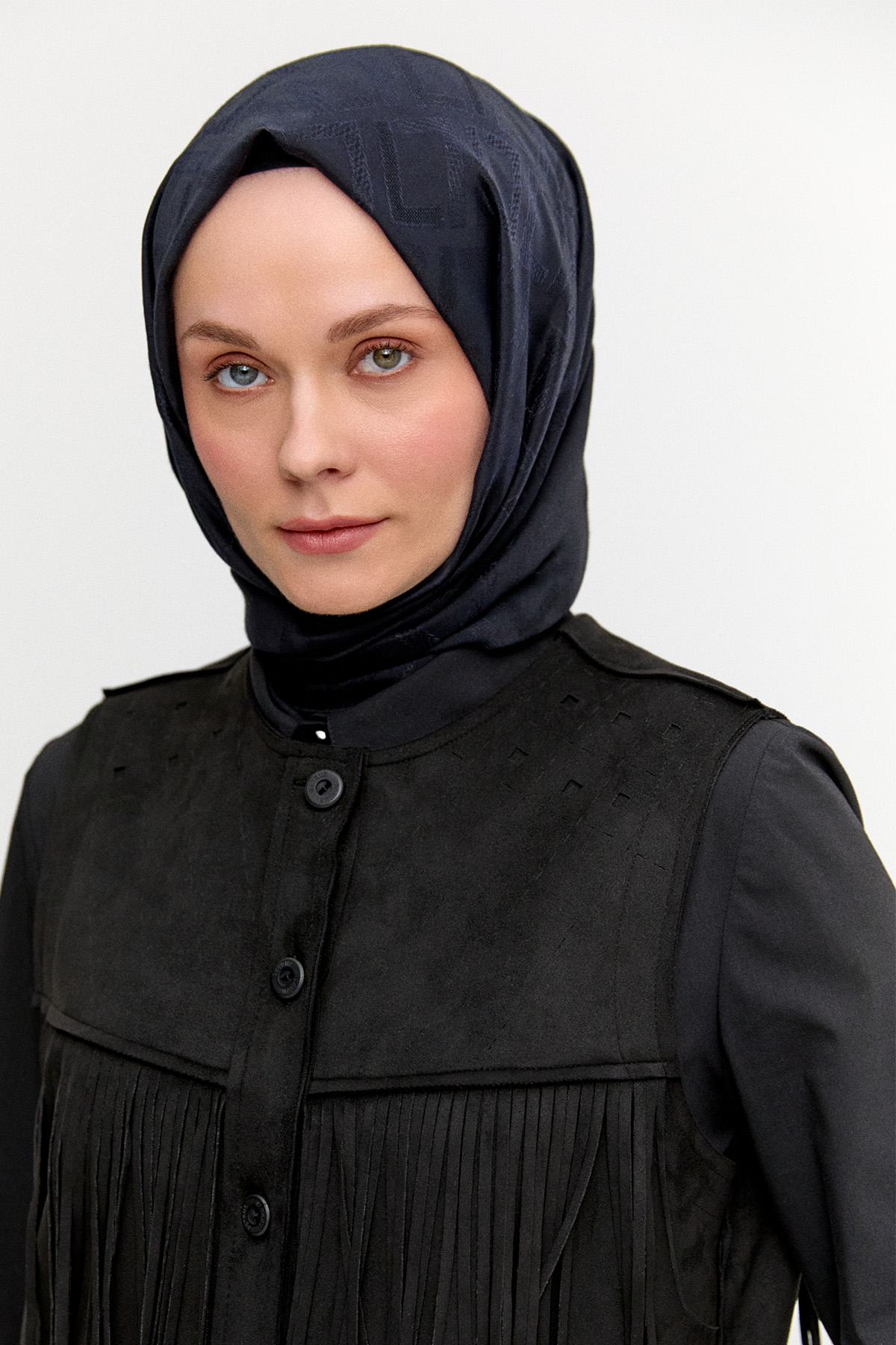 Süet Görünümlü Püsküllü Yelek, Tesettür Giyim