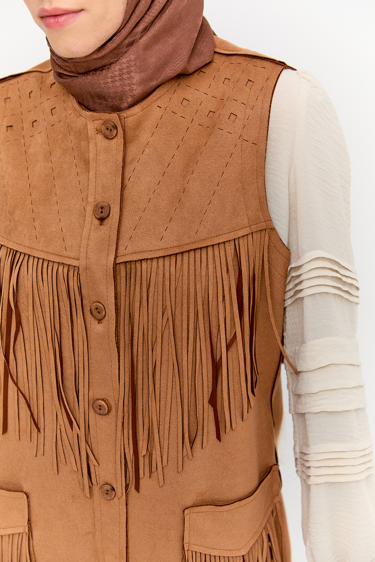 Süet Görünümlü Püsküllü Yelek, Tesettür Giyim