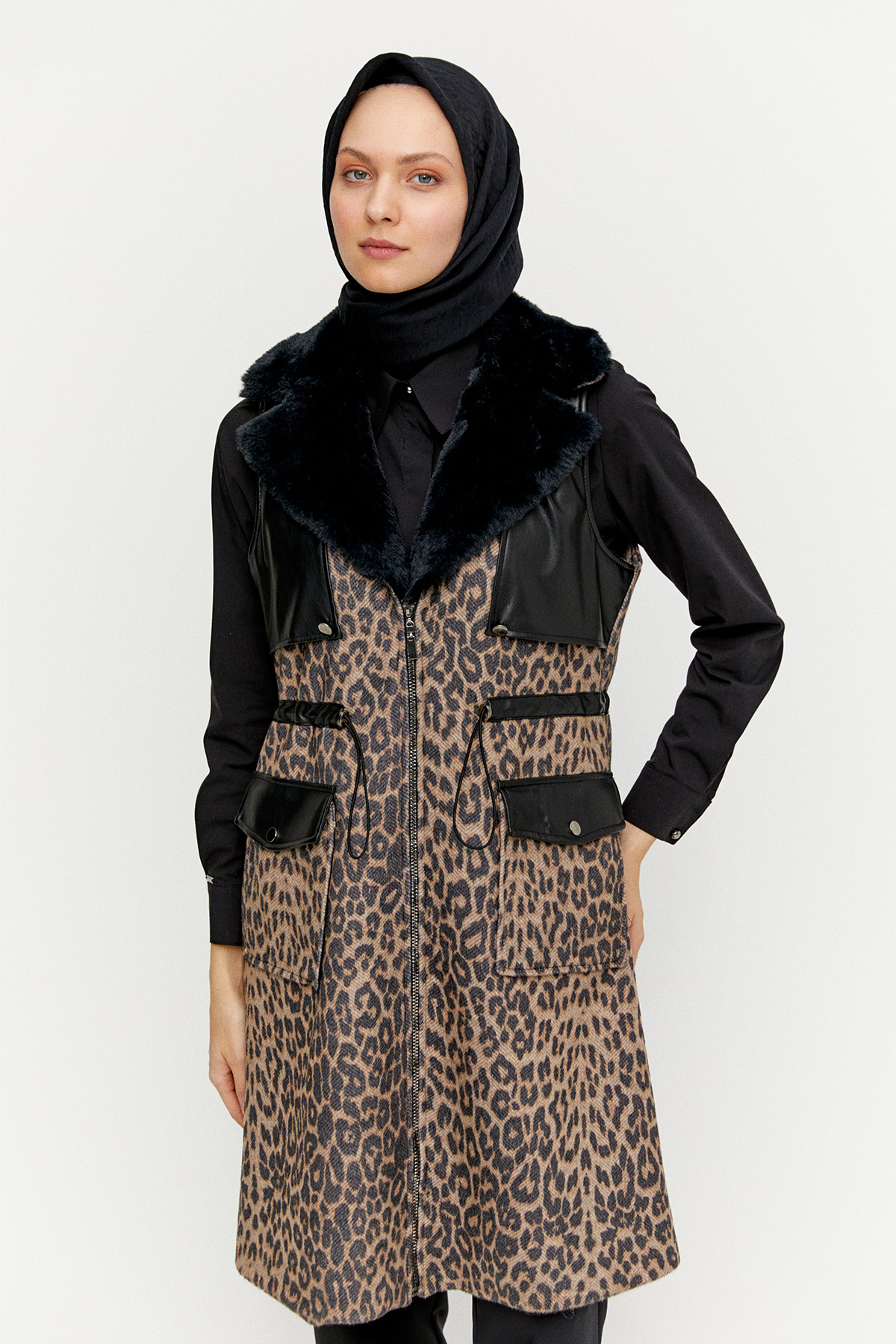 Leopar Desenli Suni Kürklü Yünlü Yelek