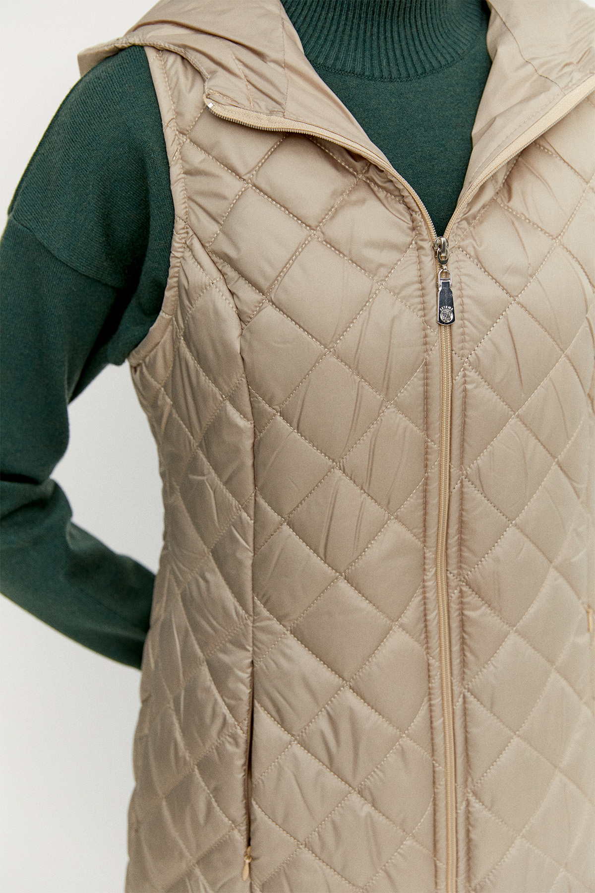 Kapüşonlu Baklava Desenli Kapitone Yelek, Tesettür Giyim