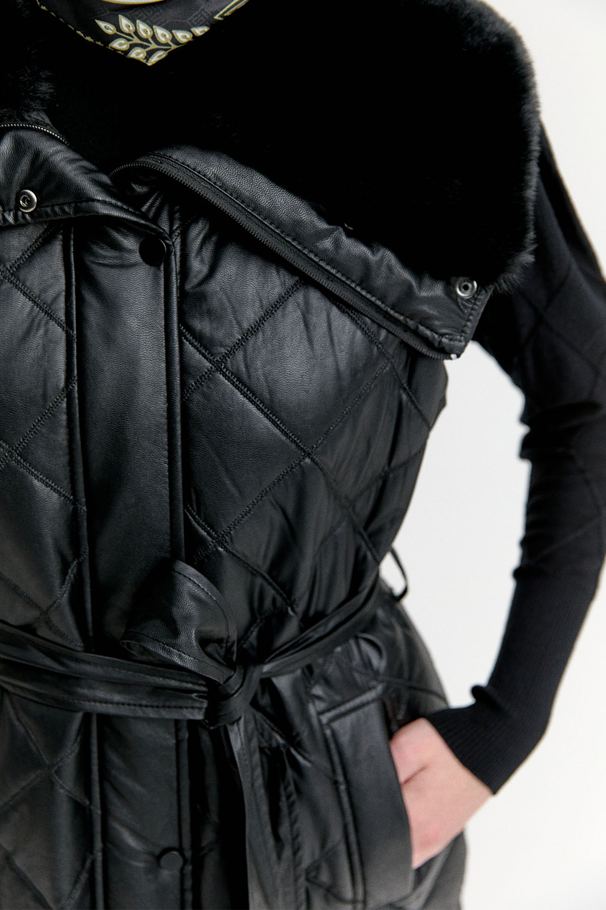 Sabit Suni Kürklü Kapitone Yelek, Tesettür Giyim