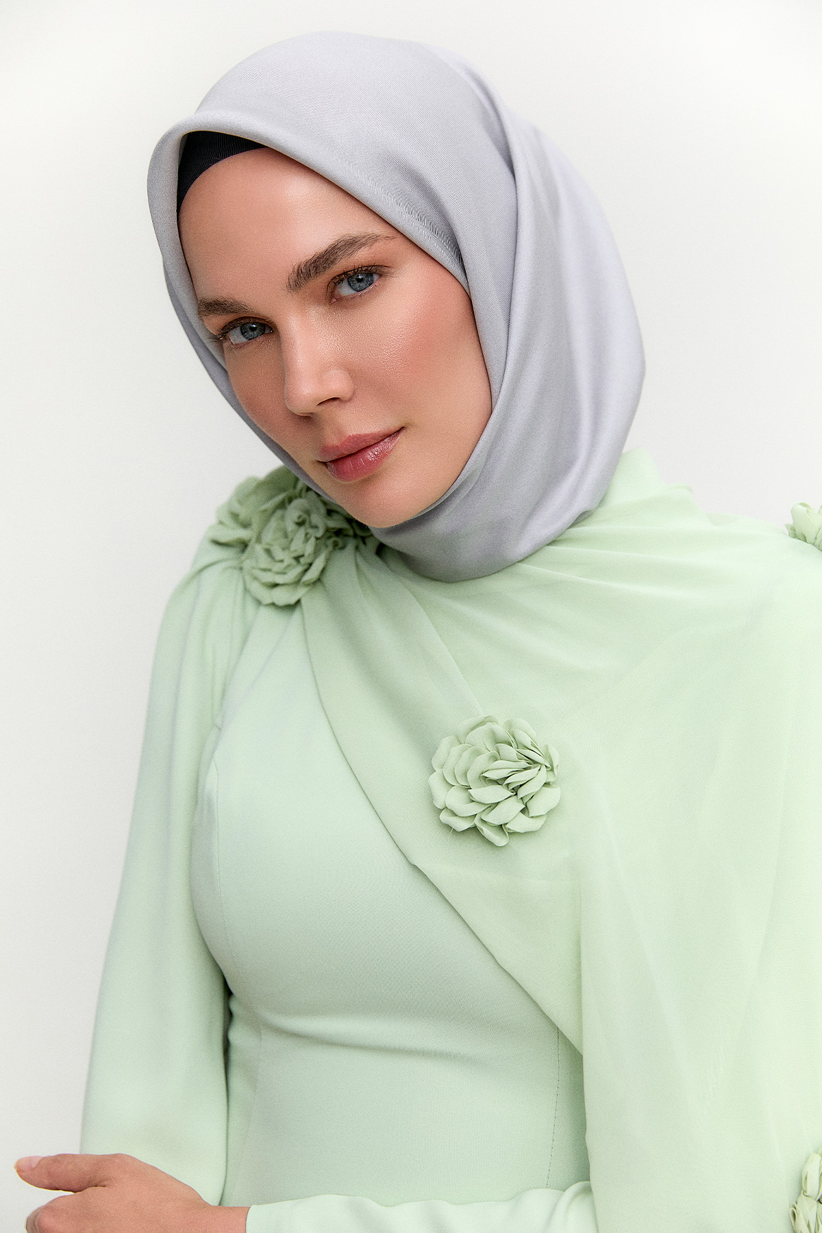 Çiçek Aplikeli Abiye Elbise, Tesettür Giyim