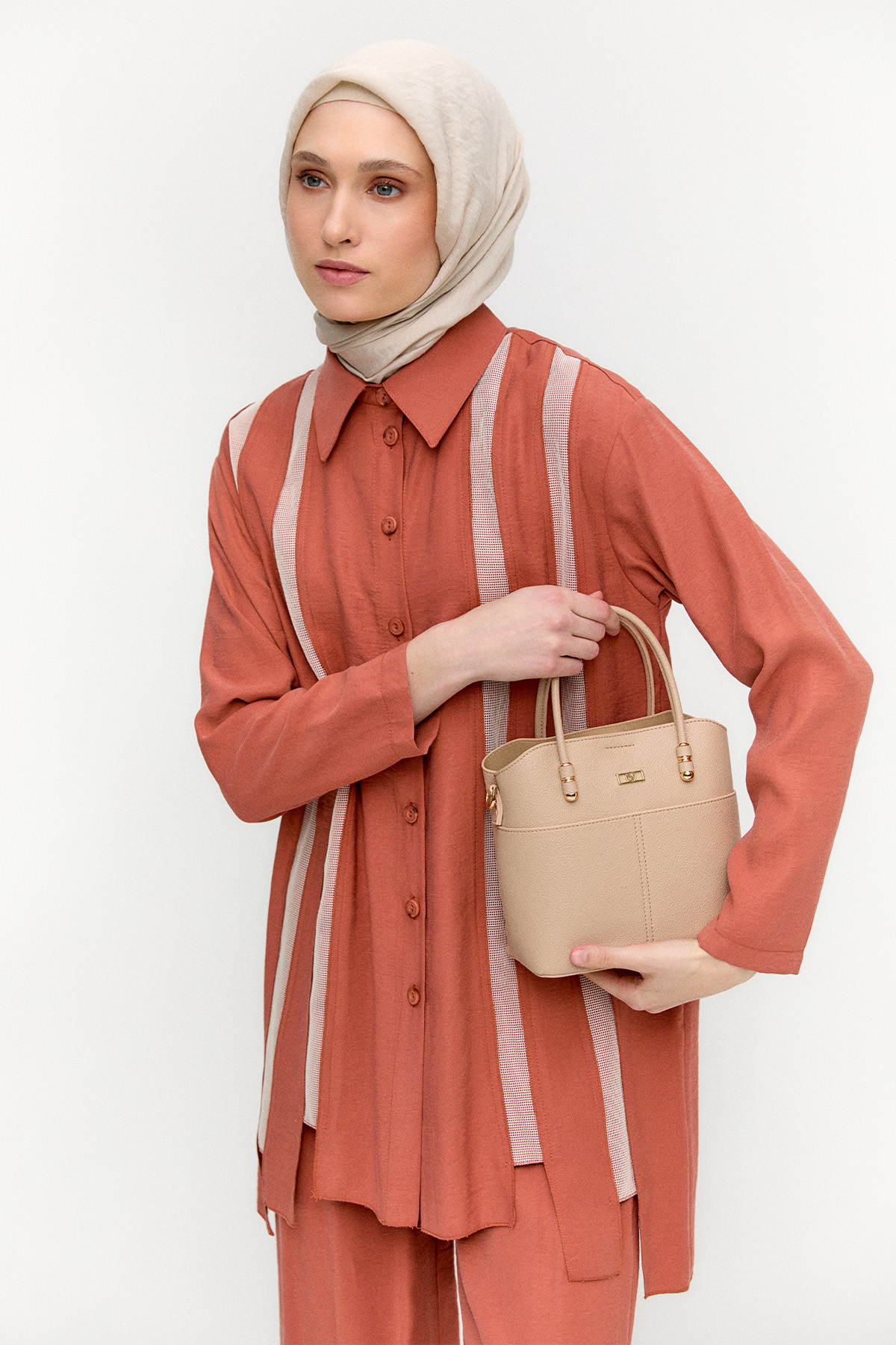 Dokulu Suni Deri Askılı Çanta, Tesettür Giyim