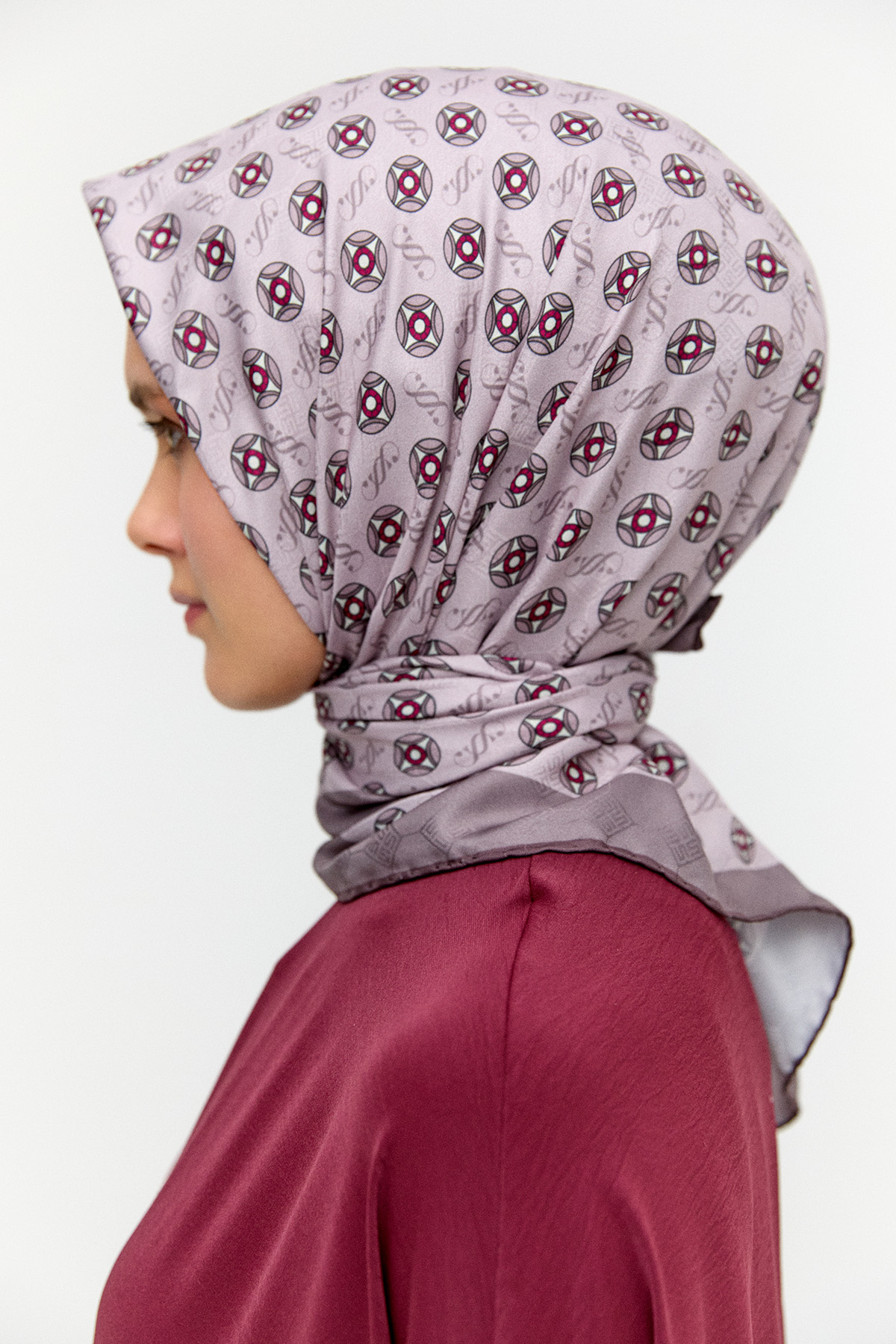 Yuvarlak Desenli Eşarp, Tesettür Giyim