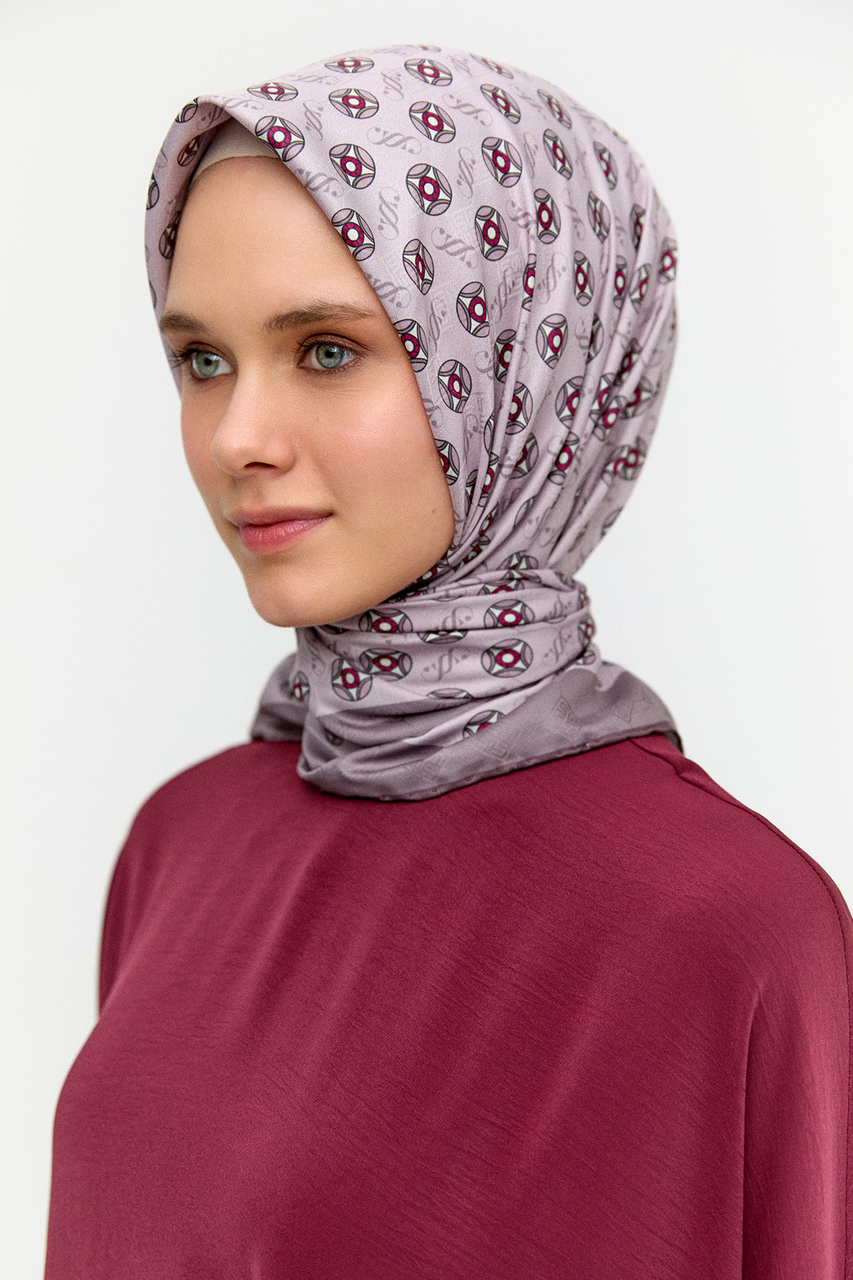 Yuvarlak Desenli Eşarp, Tesettür Giyim