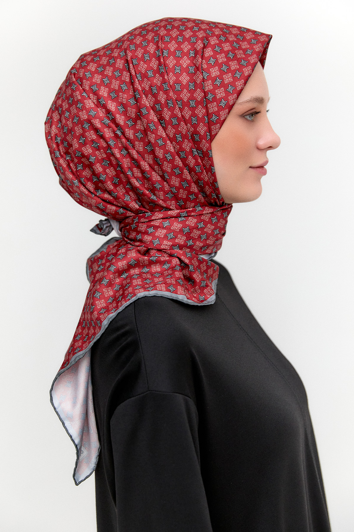 Logolu Monogram Eşarp, Tesettür Giyim