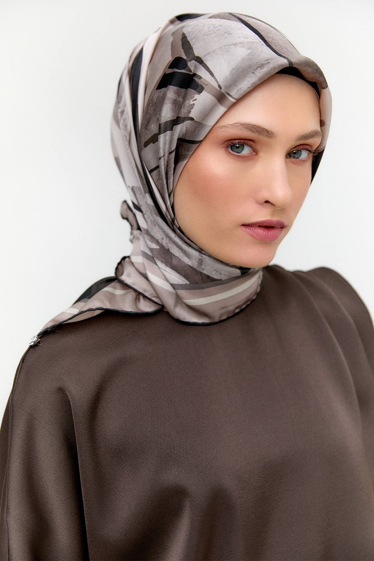 Yaprak Desenli Sura İpek Eşarp, Tesettür Giyim