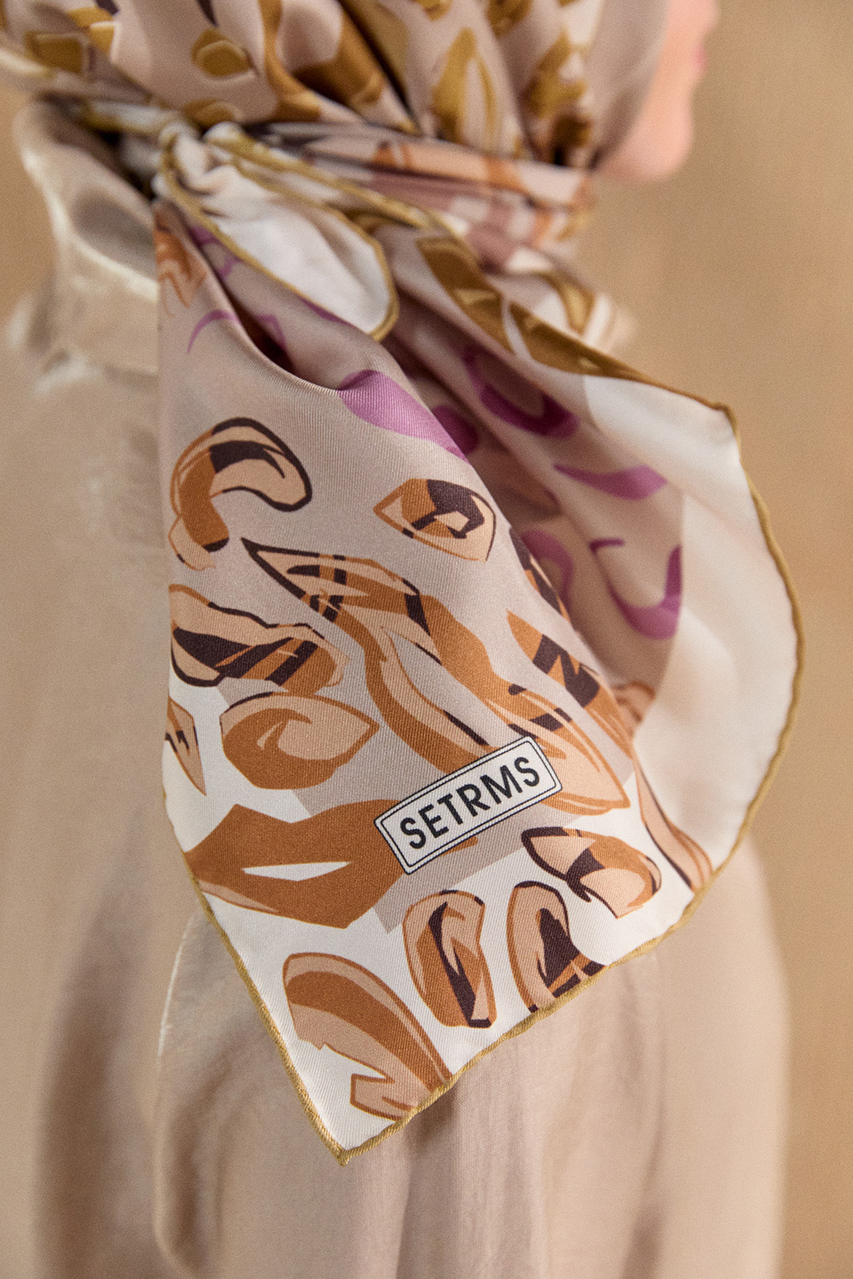 Leopar Desenli Twill İpek Eşarp, Tesettür Giyim