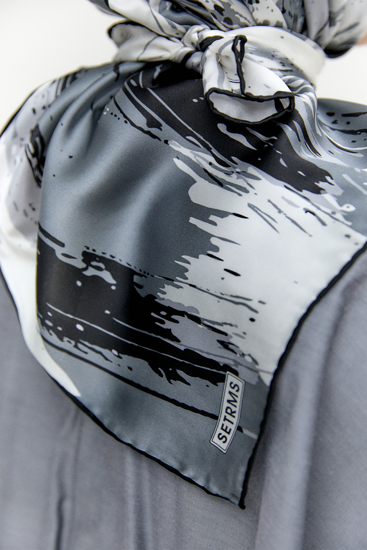 Püskürtme Desenli Sura İpek Eşarp, Tesettür Giyim