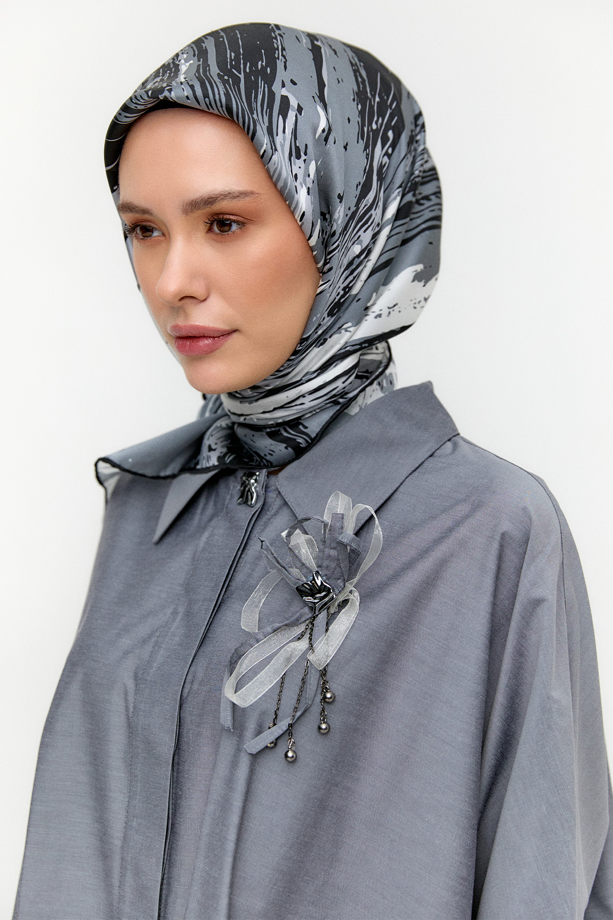 Püskürtme Desenli Sura İpek Eşarp, Tesettür Giyim