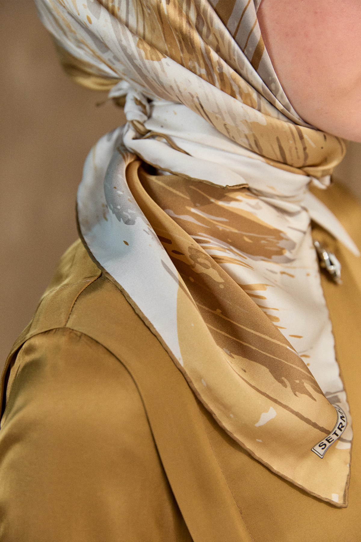 Püskürtme Desenli Sura İpek Eşarp, Tesettür Giyim