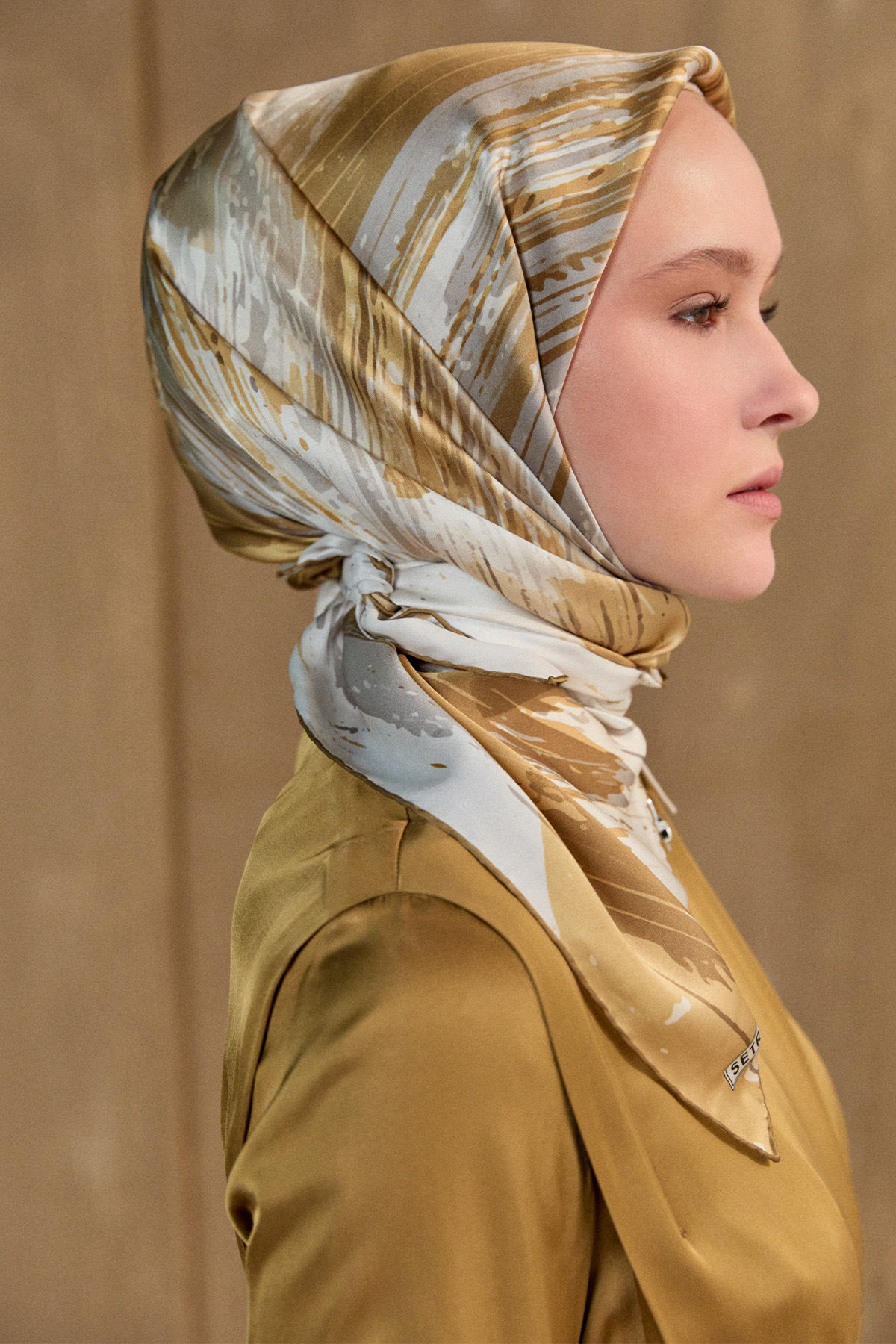 Püskürtme Desenli Sura İpek Eşarp, Tesettür Giyim