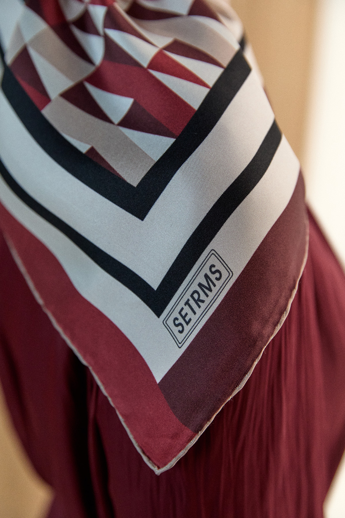 Geometrik Desenli Twill İpek Eşarp, Tesettür Giyim