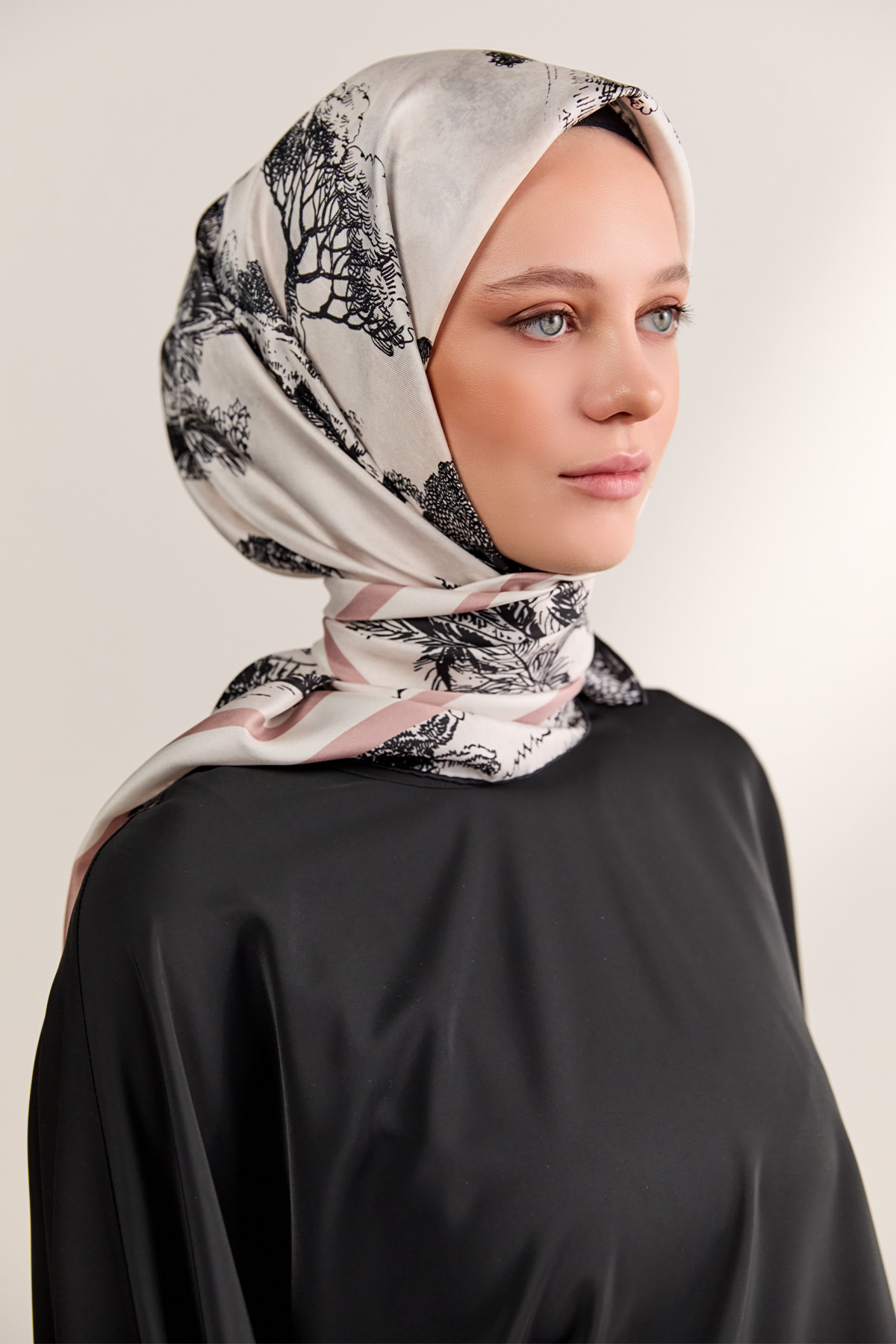 Doğa Desenli Twill İpek Eşarp, Tesettür Giyim