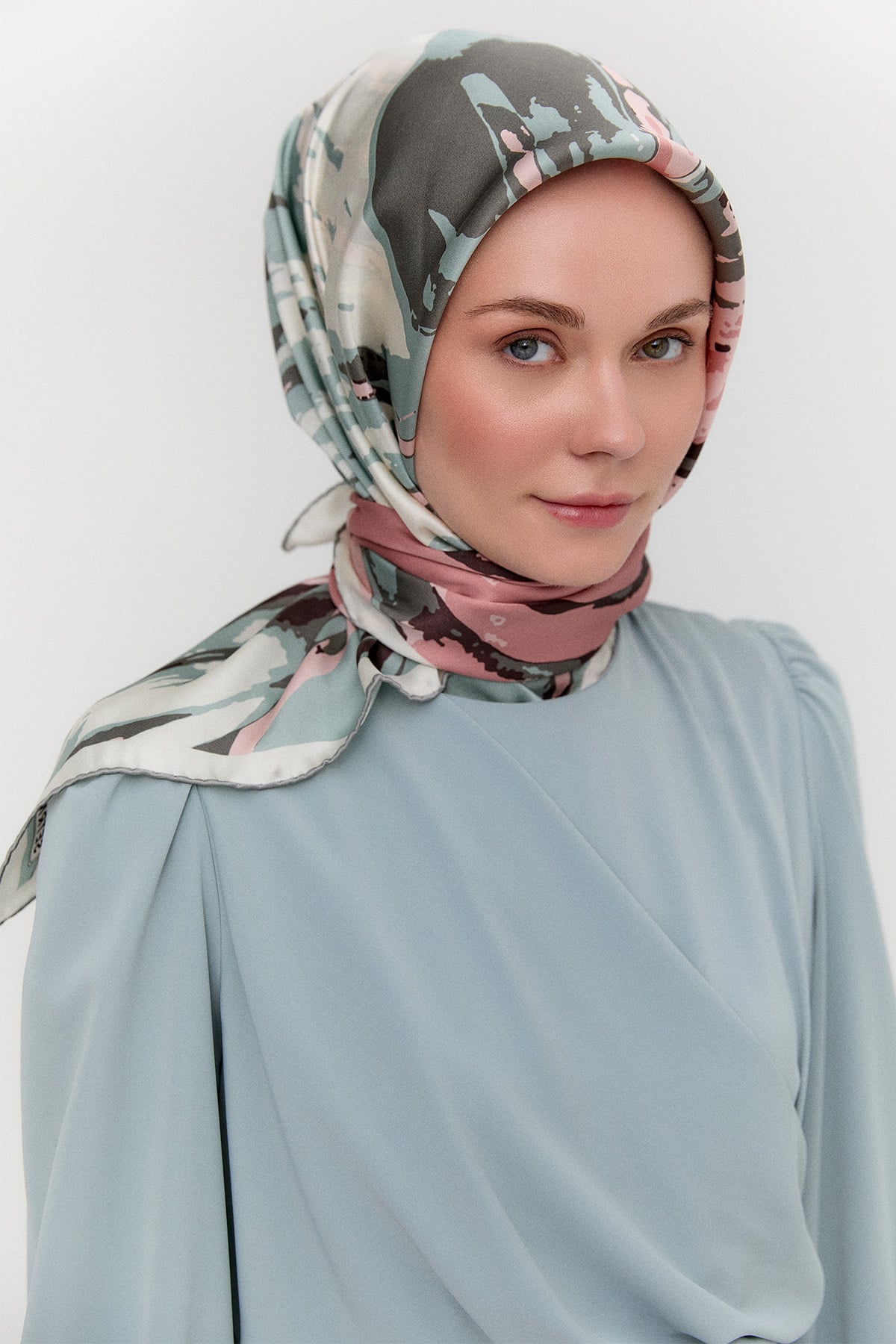 Soyut Desenli Sura İpek Eşarp, Tesettür Giyim