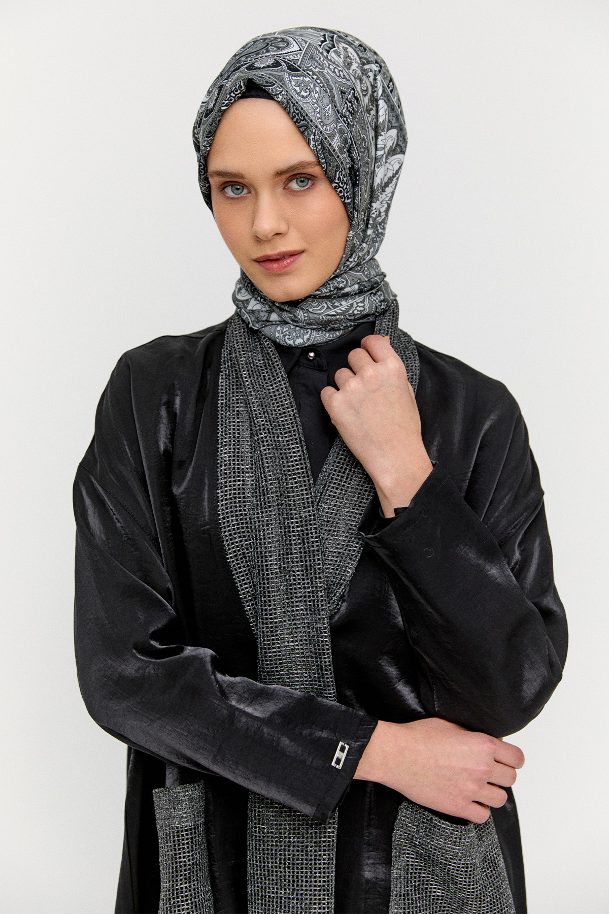 Jakarlı File Detaylı Kap, Tesettür Giyim